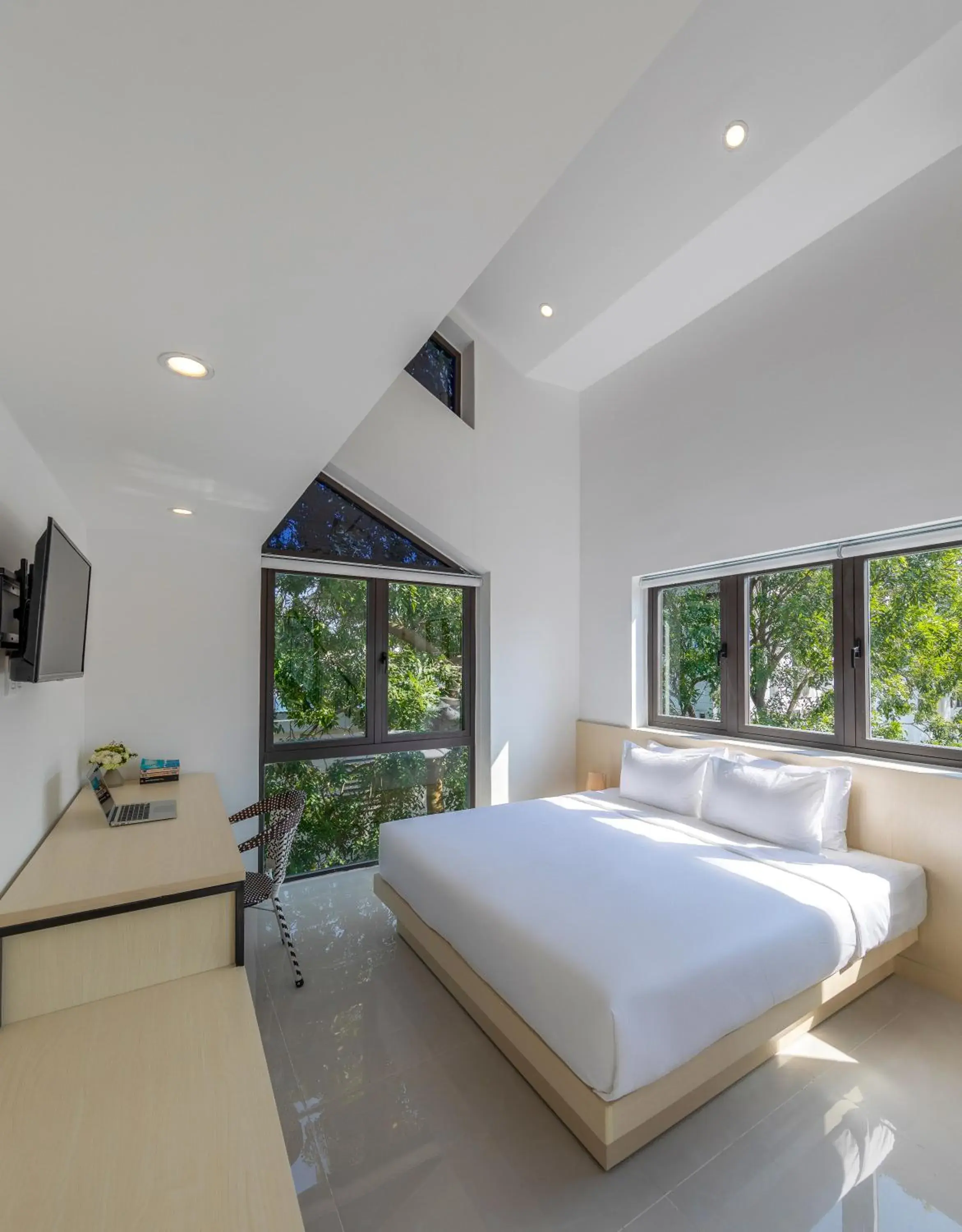 Communal lounge/ TV room, Bed in Bespoke Villa Hoian