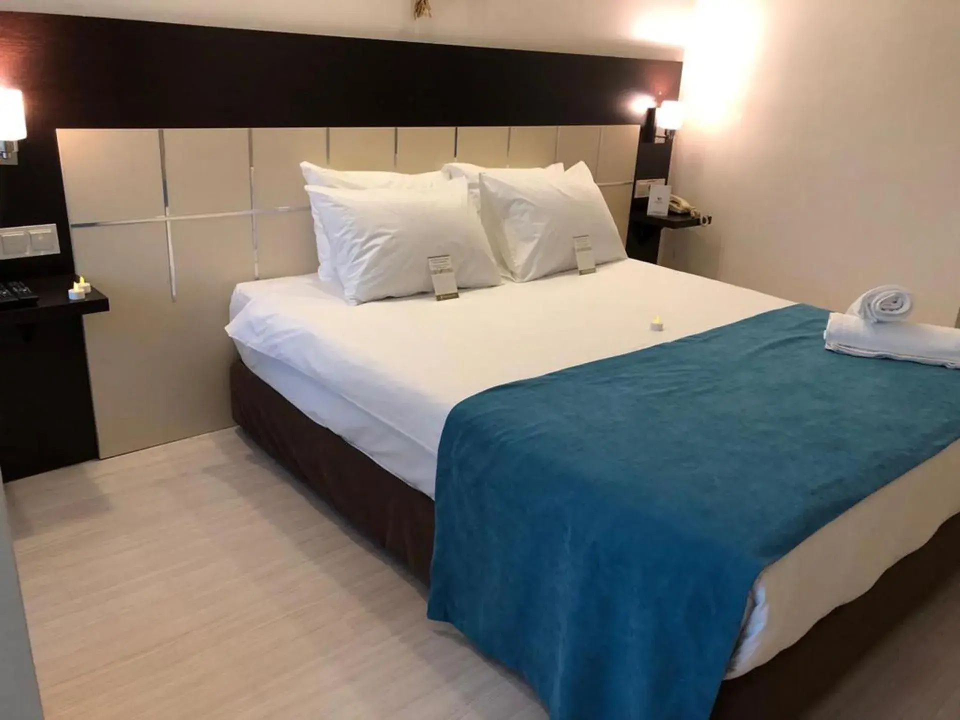 Bedroom, Bed in Buyuk Velic Hotel