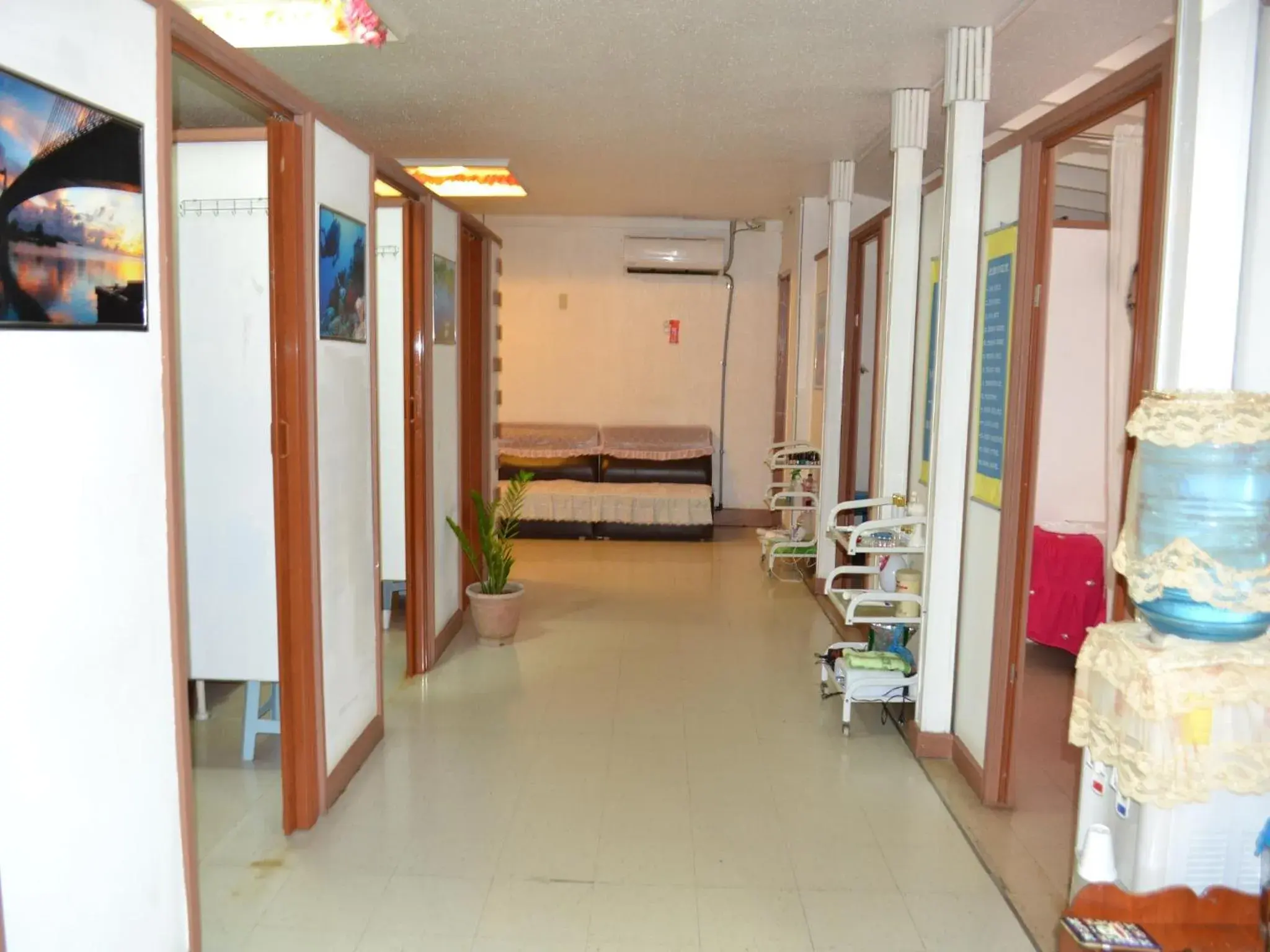 Massage, Bed in West Plaza Downtown Massage, Bed in West Plaza Downtown