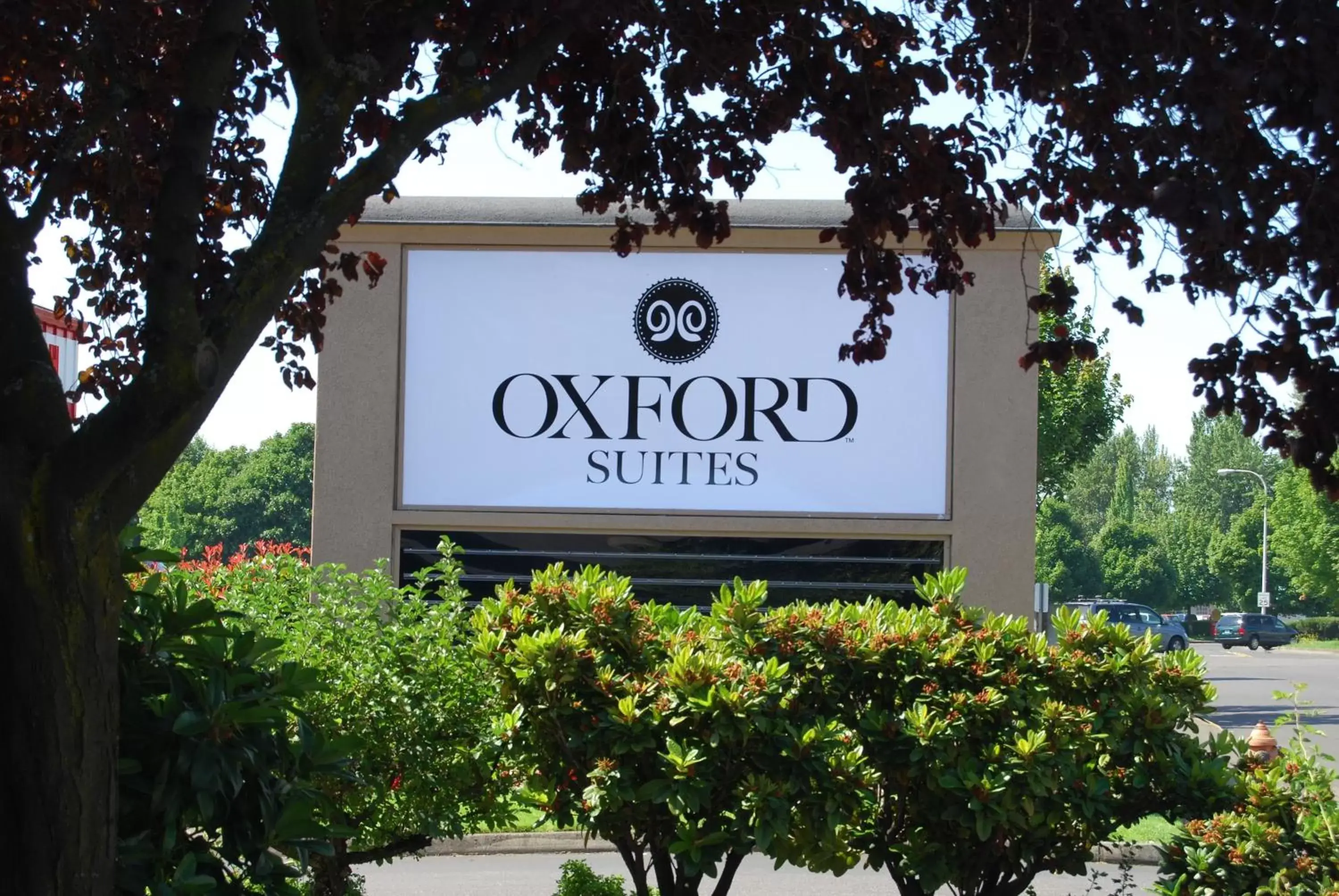 Facade/entrance, Property Logo/Sign in Oxford Suites Portland - Jantzen Beach