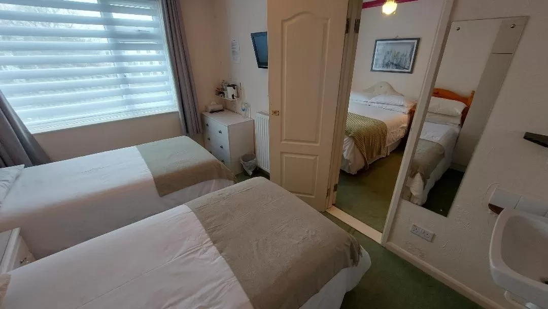 Bed in The Clifton at Paignton