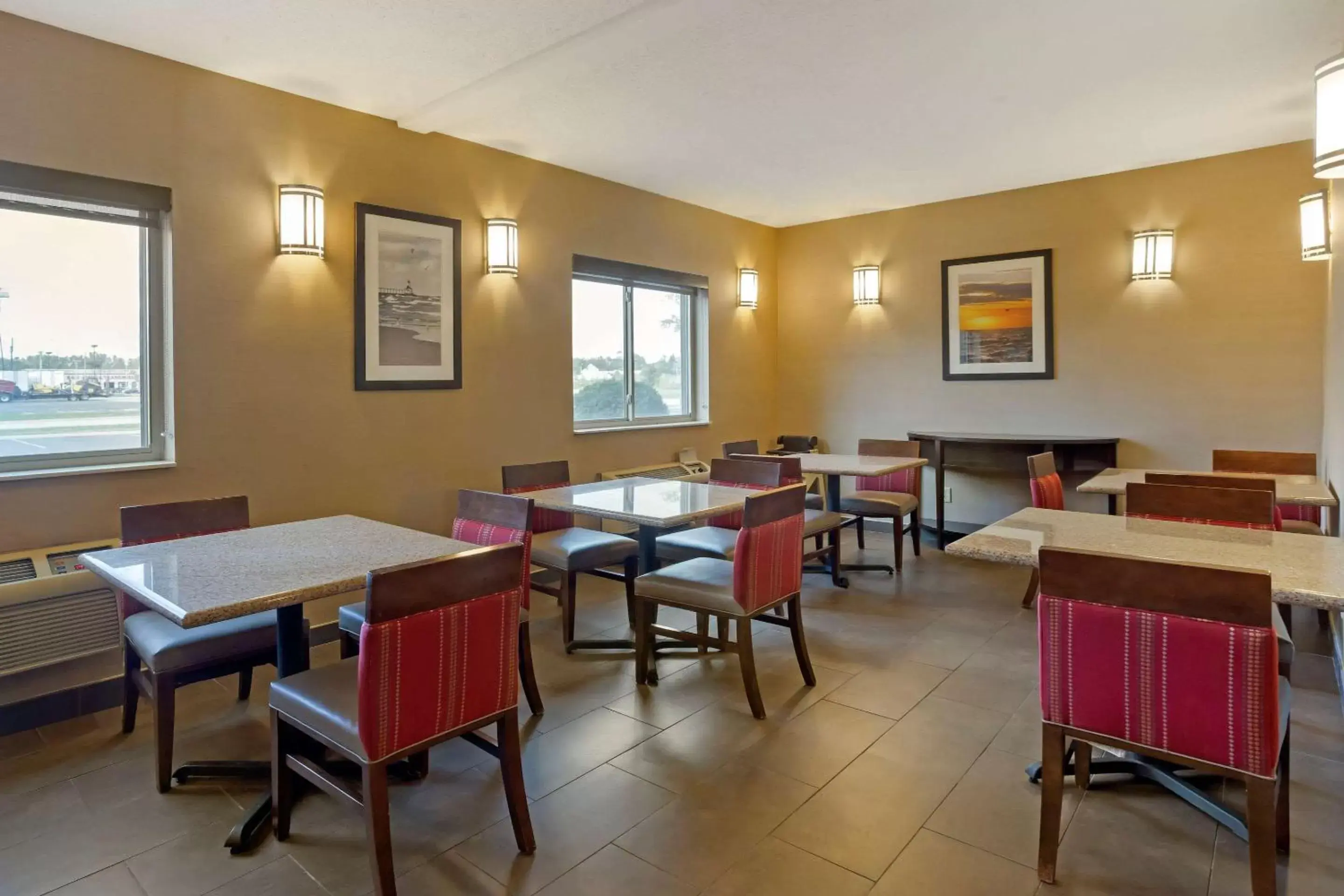Restaurant/Places to Eat in Comfort Inn Hobart - Merrillville