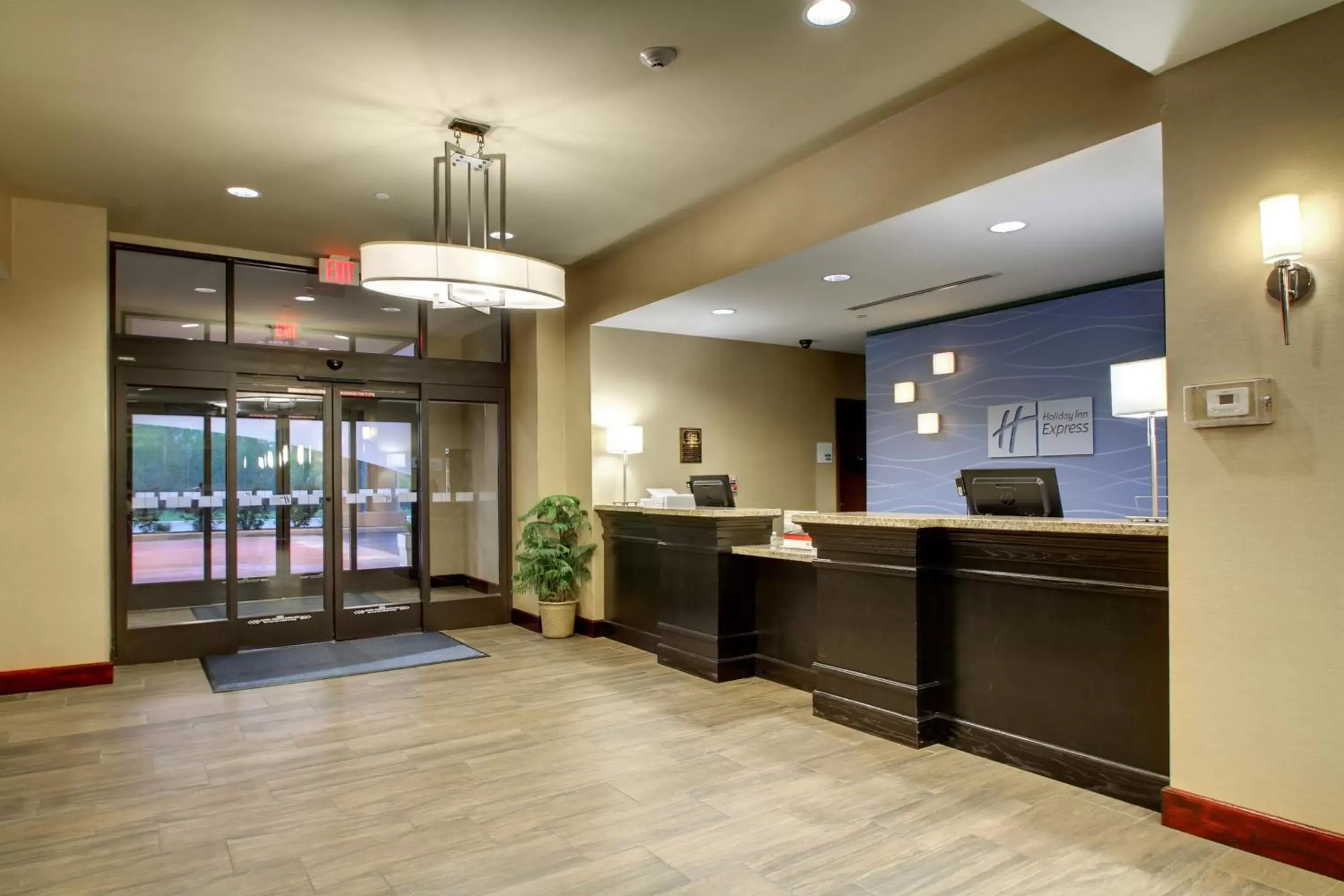 Property building, Lobby/Reception in Holiday Inn Express Natchez South West, an IHG Hotel
