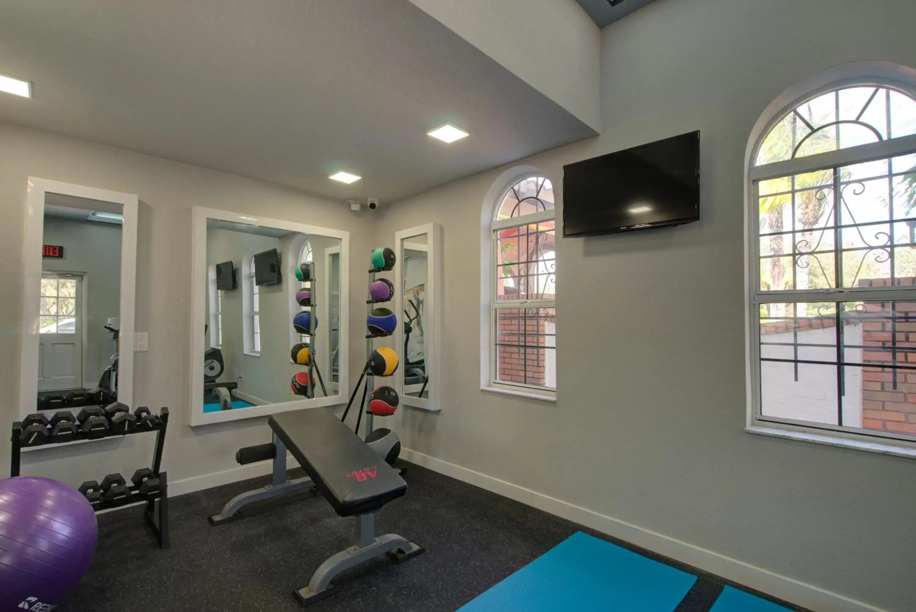 Fitness centre/facilities, Fitness Center/Facilities in Clarion Pointe Tampa East near Fairgrounds and Casino