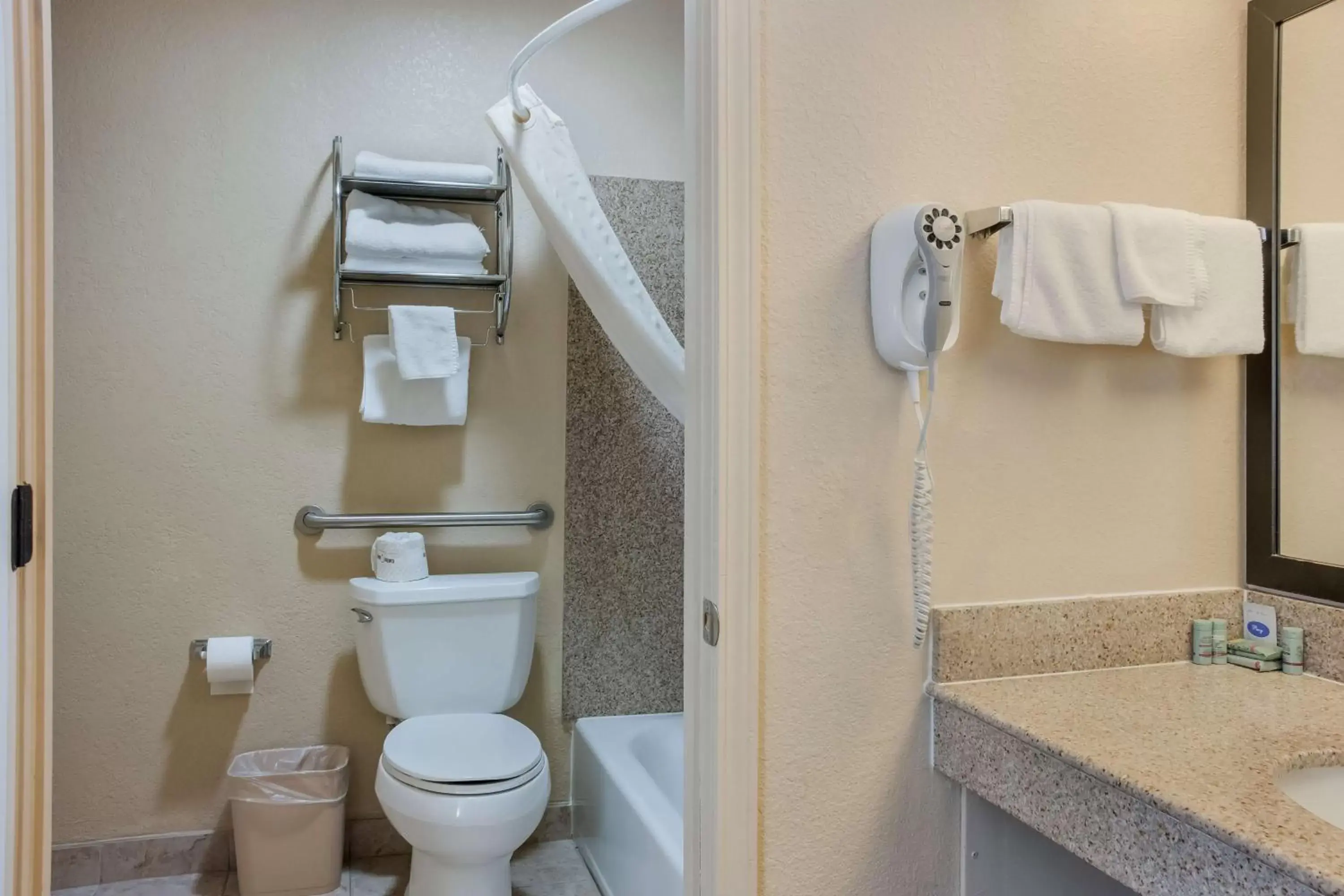 Bathroom in Best Western Nursanickel Hotel Bathroom in Best Western Nursanickel Hotel