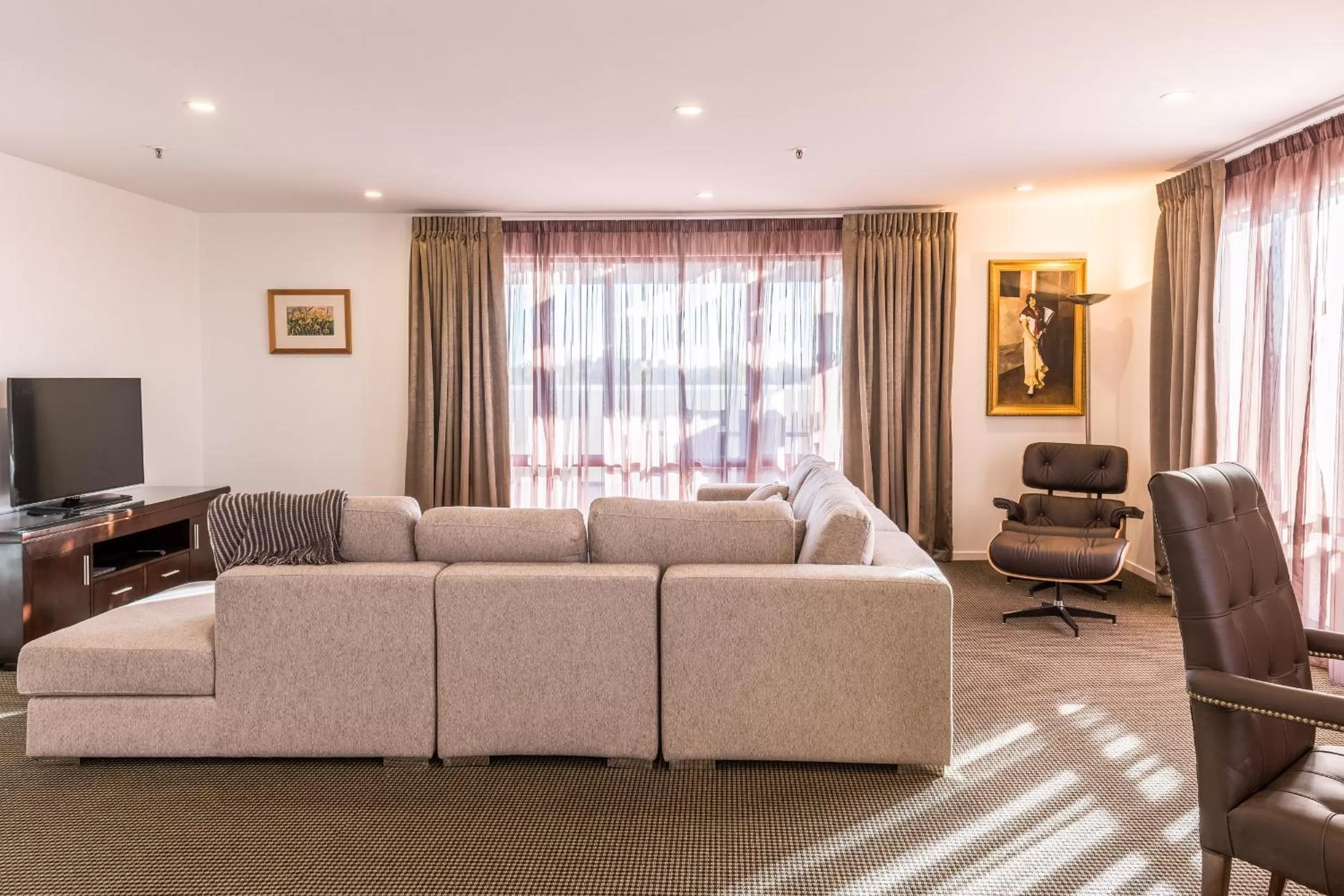 Living room in Fino Hotel & Suites