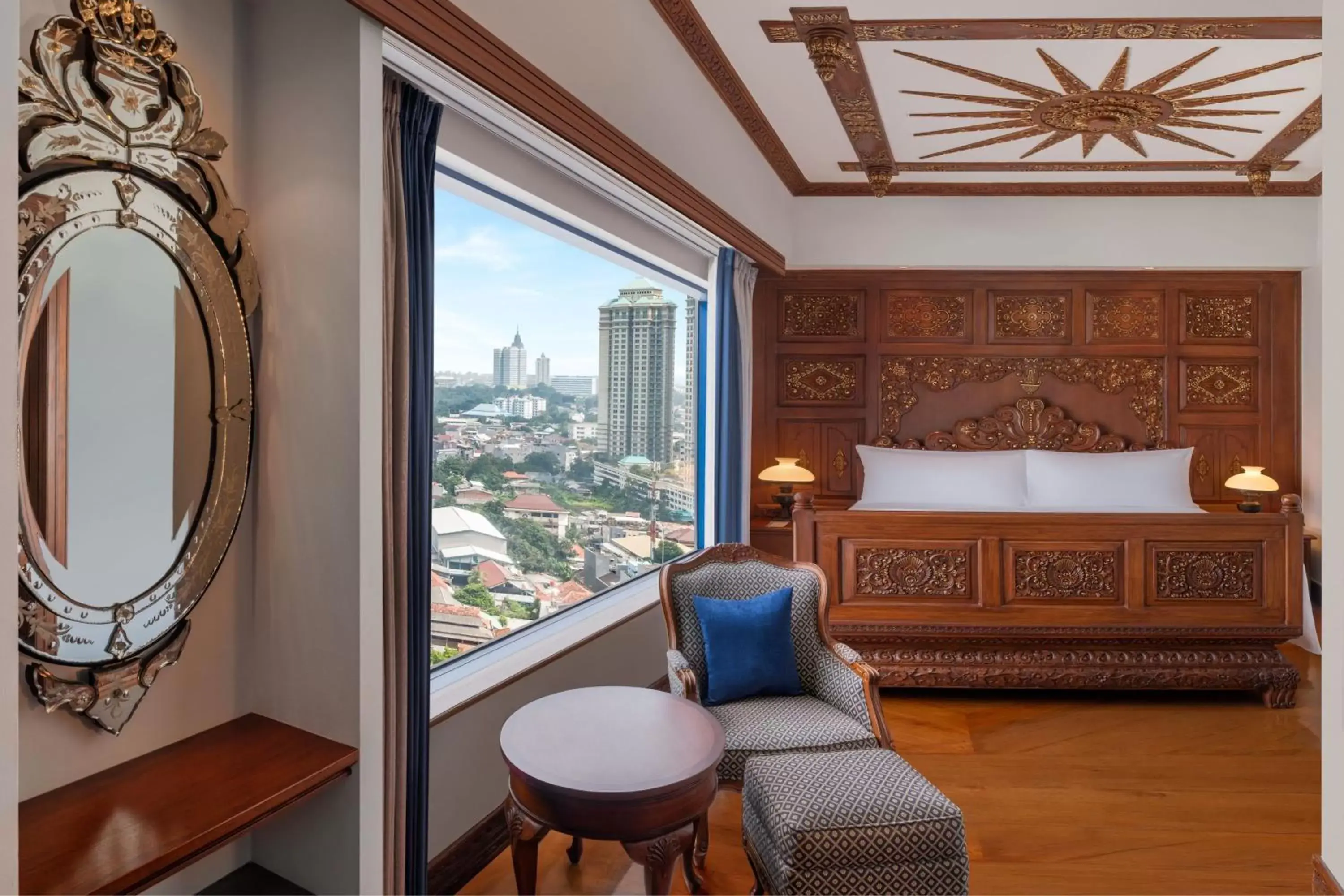 Bedroom in Le Meridien Jakarta