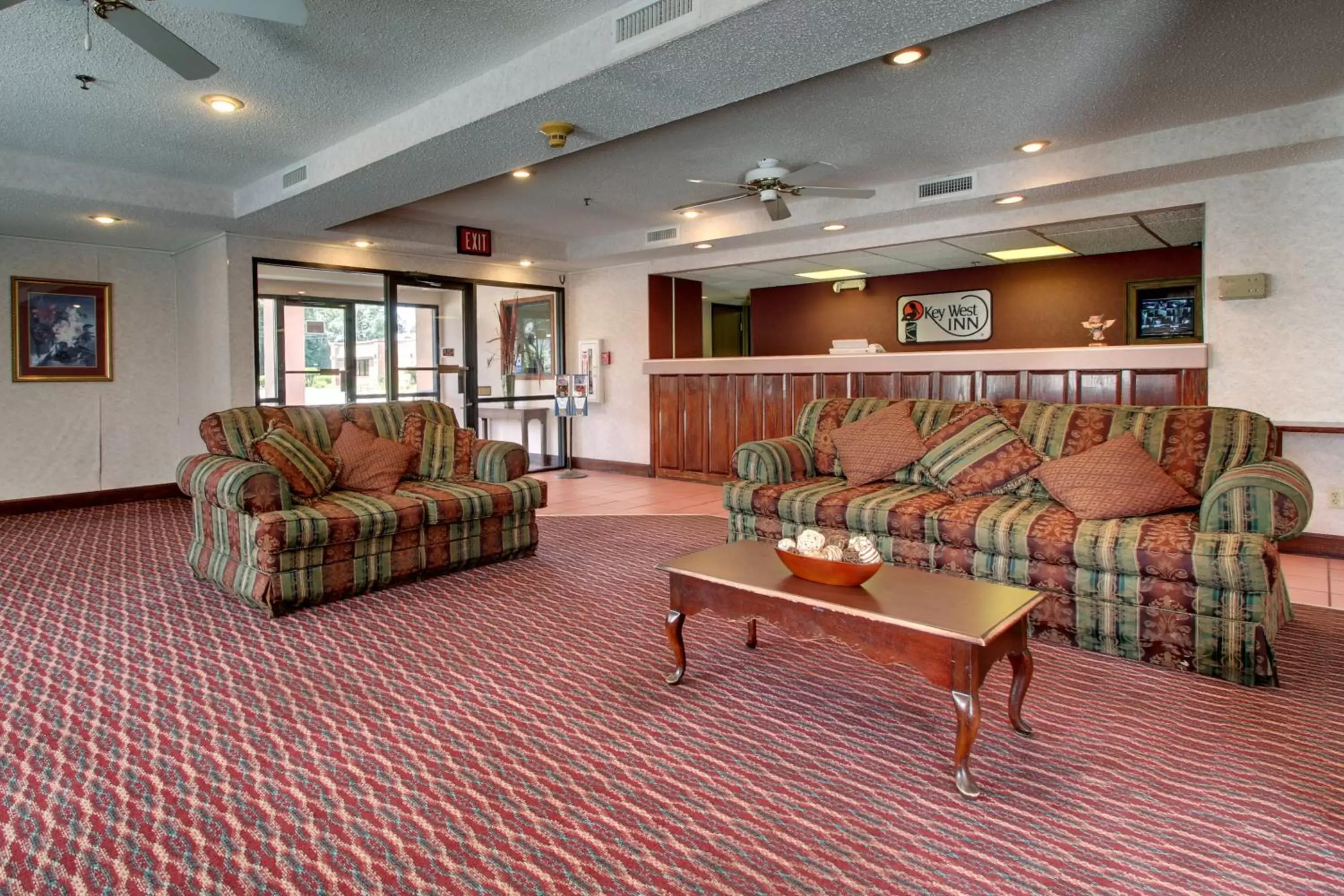 Lobby or reception, Seating Area in Key West Inn - Baxley