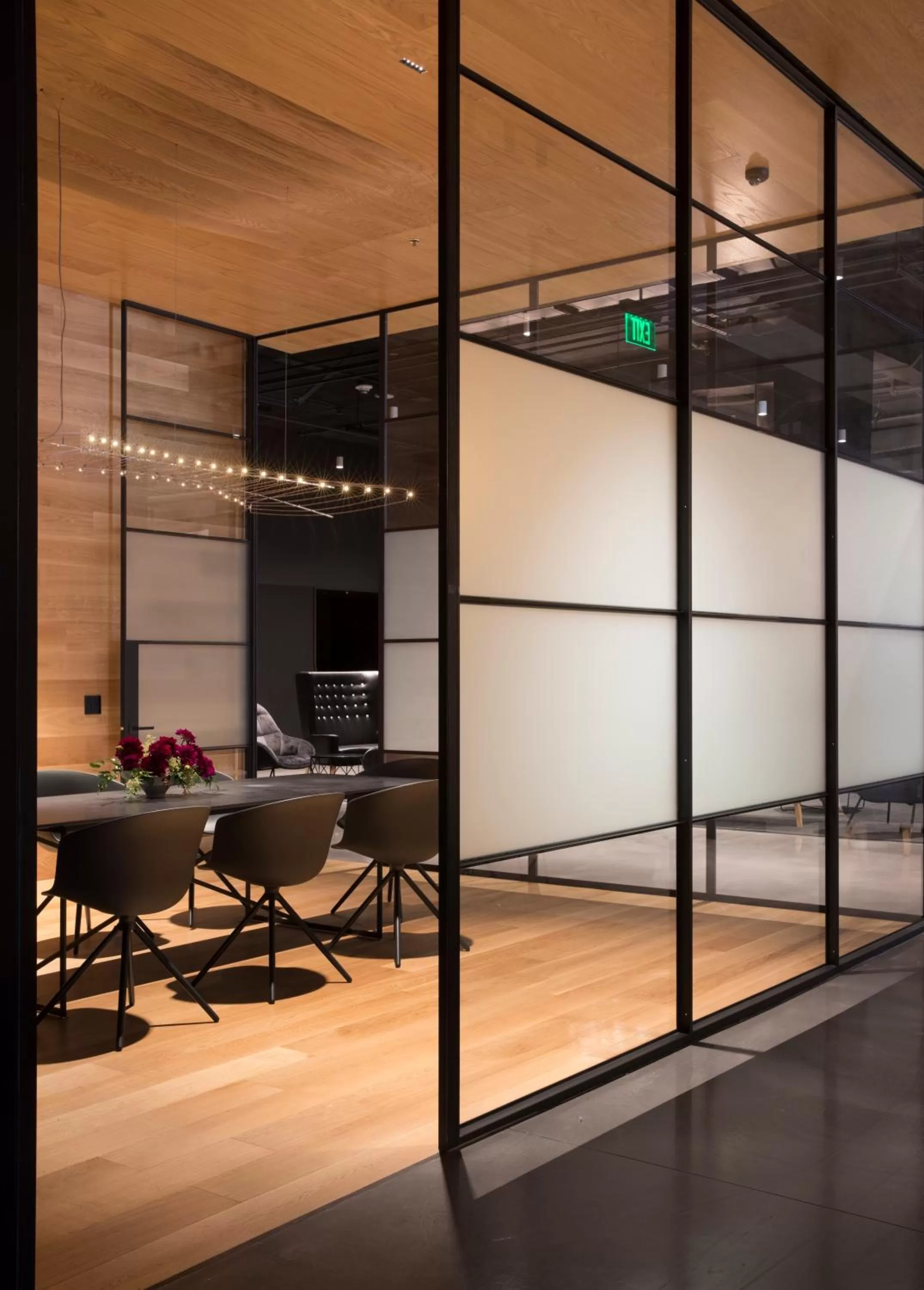 Dining area in BEI San Francisco, Trademark Collection by Wyndham