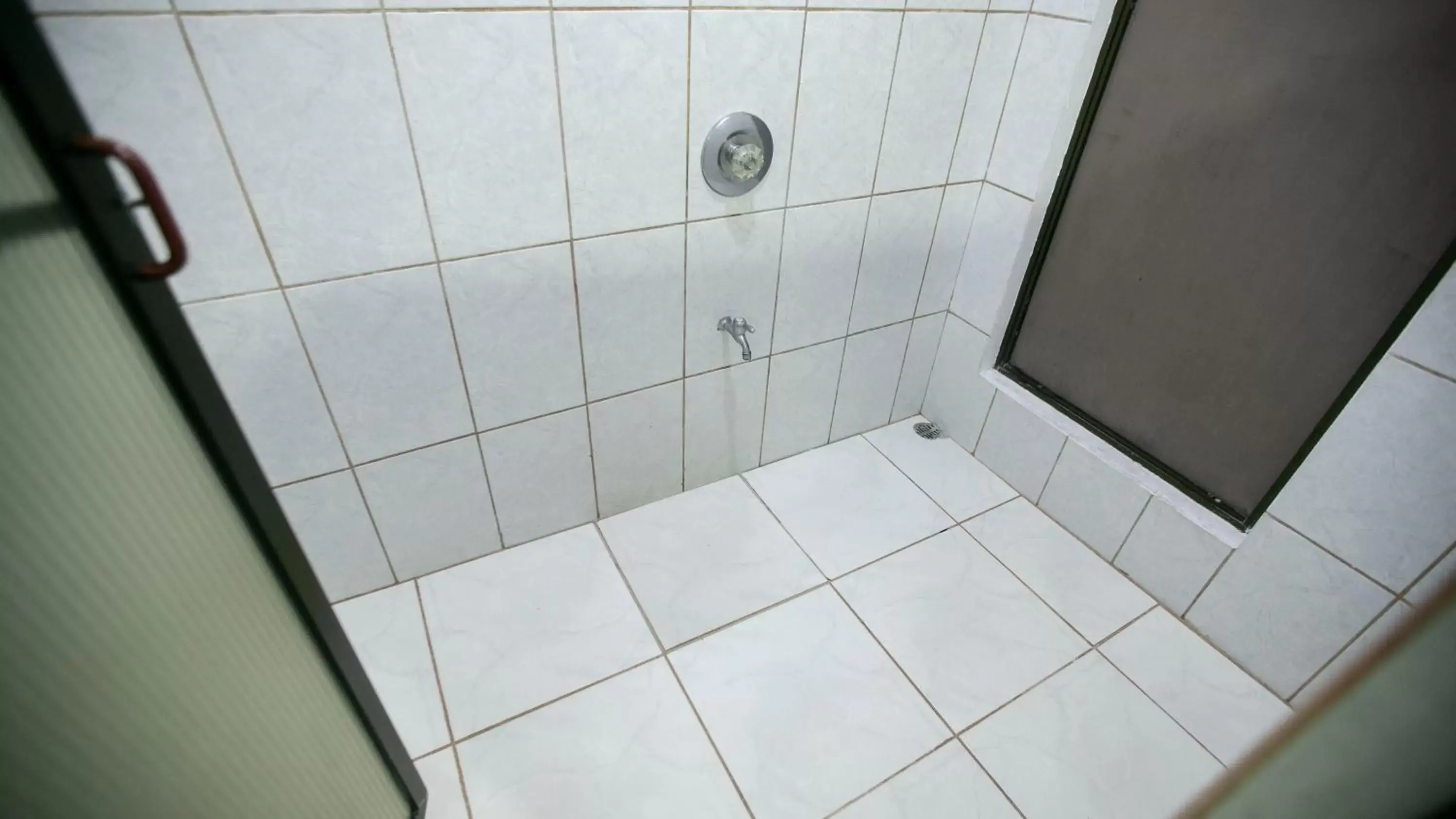Shower, Bathroom in Coati Arenal Lodge