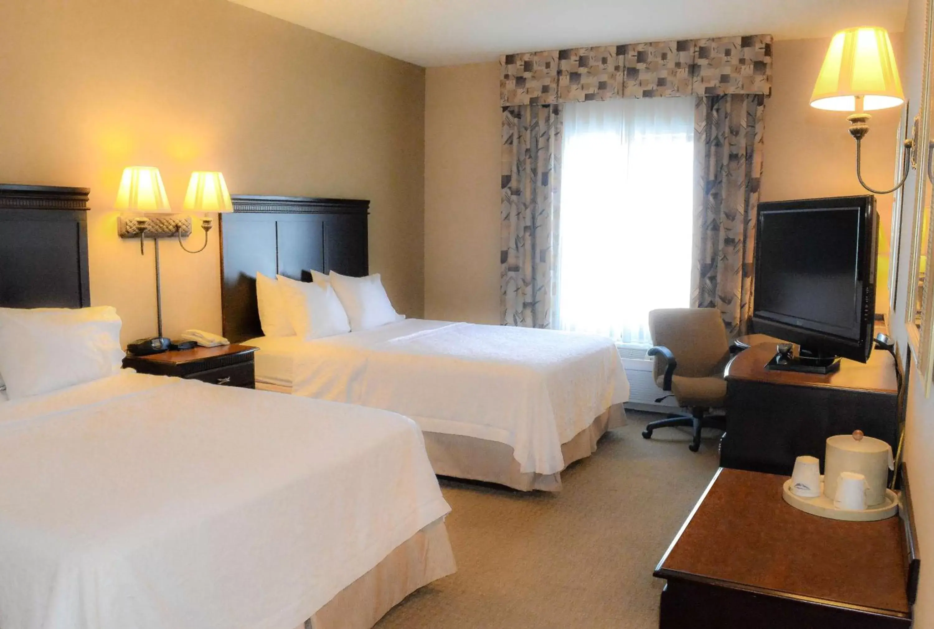 Bed in Hampton Inn & Suites Billings West I-90