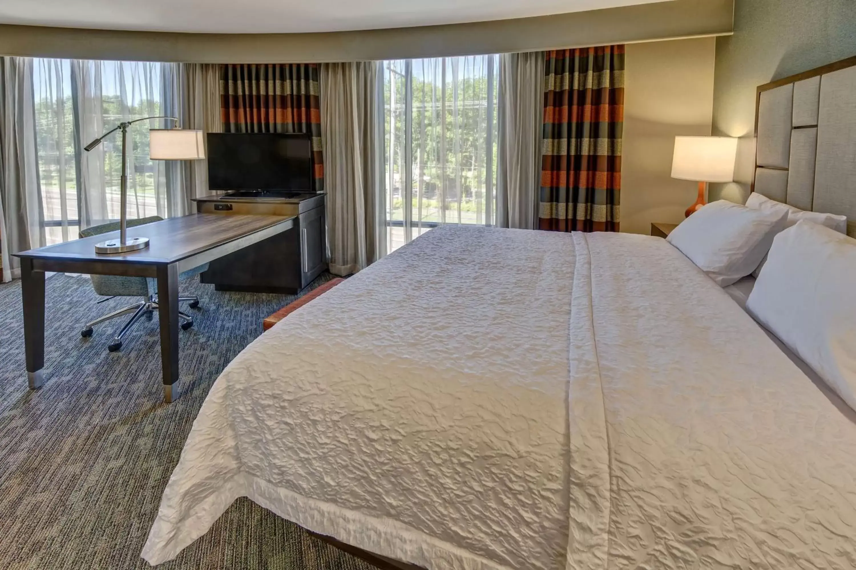 Bedroom, Bed in Hampton Inn & Suites Memphis Germantown