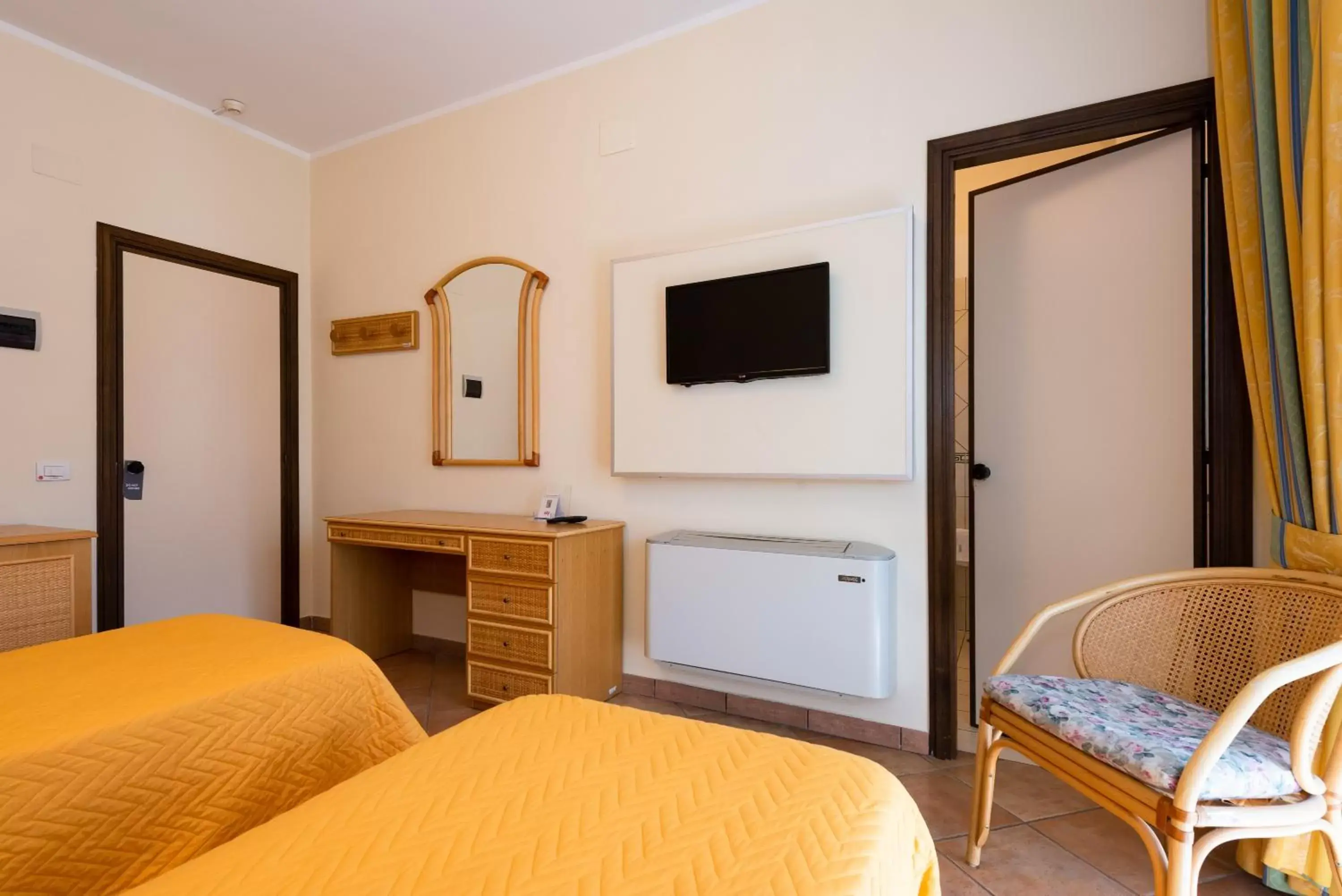 Photo of the whole room, TV/Entertainment Center in Hotel Il Ceppo