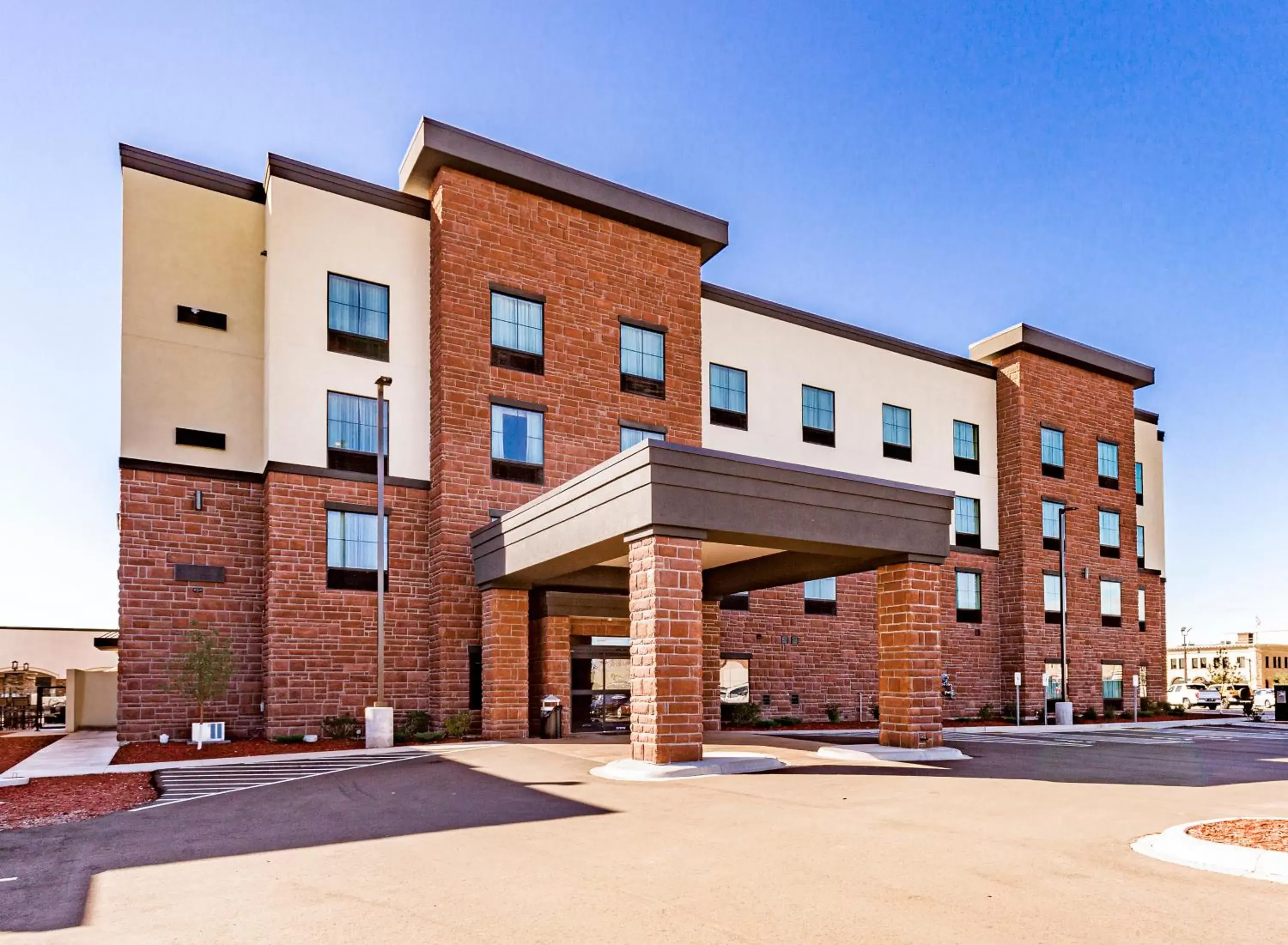 Property Building in Cobblestone Hotel & Suites - Superior Duluth