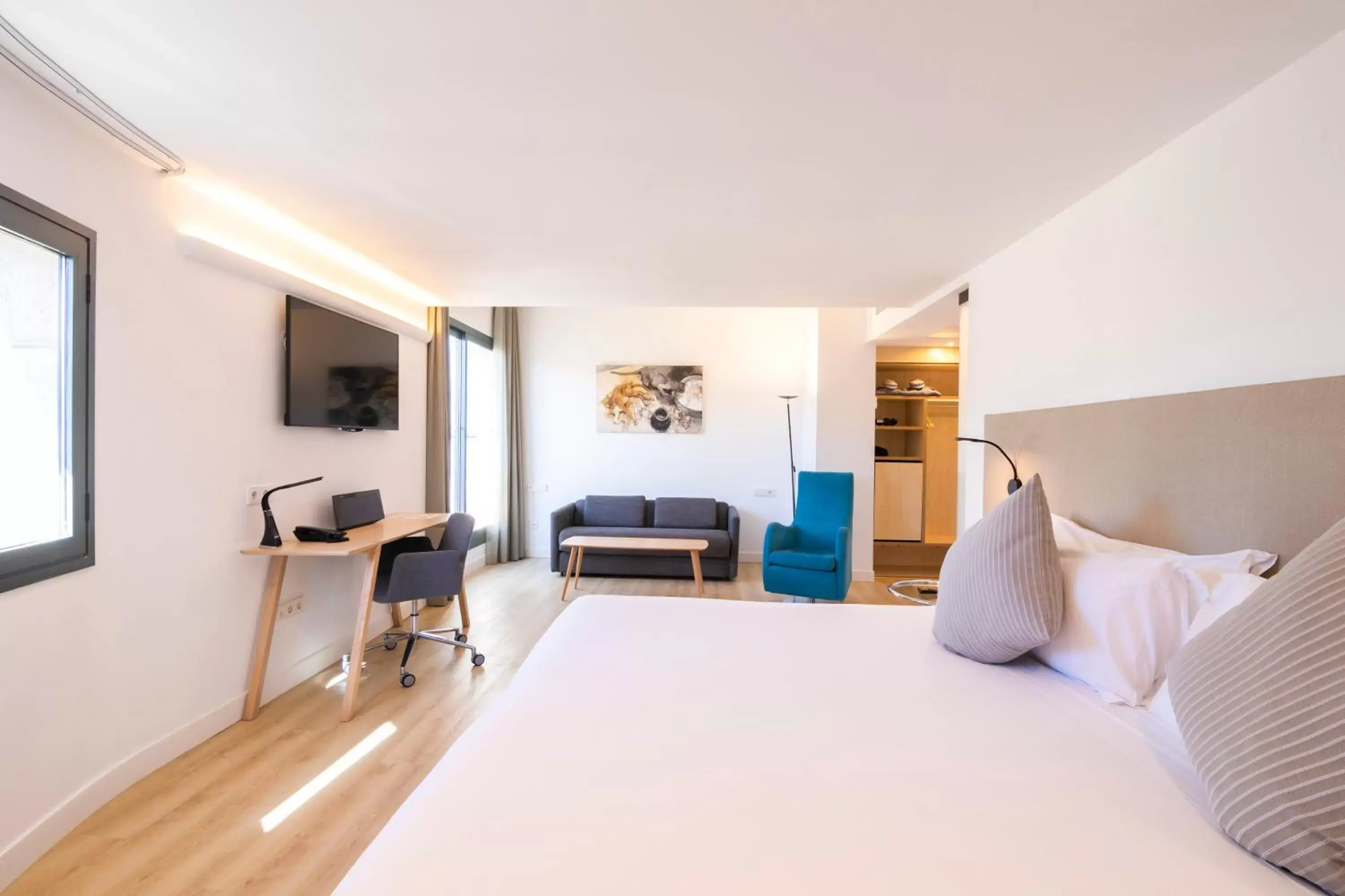 Photo of the whole room in INNSiDE by Meliá Palma Center