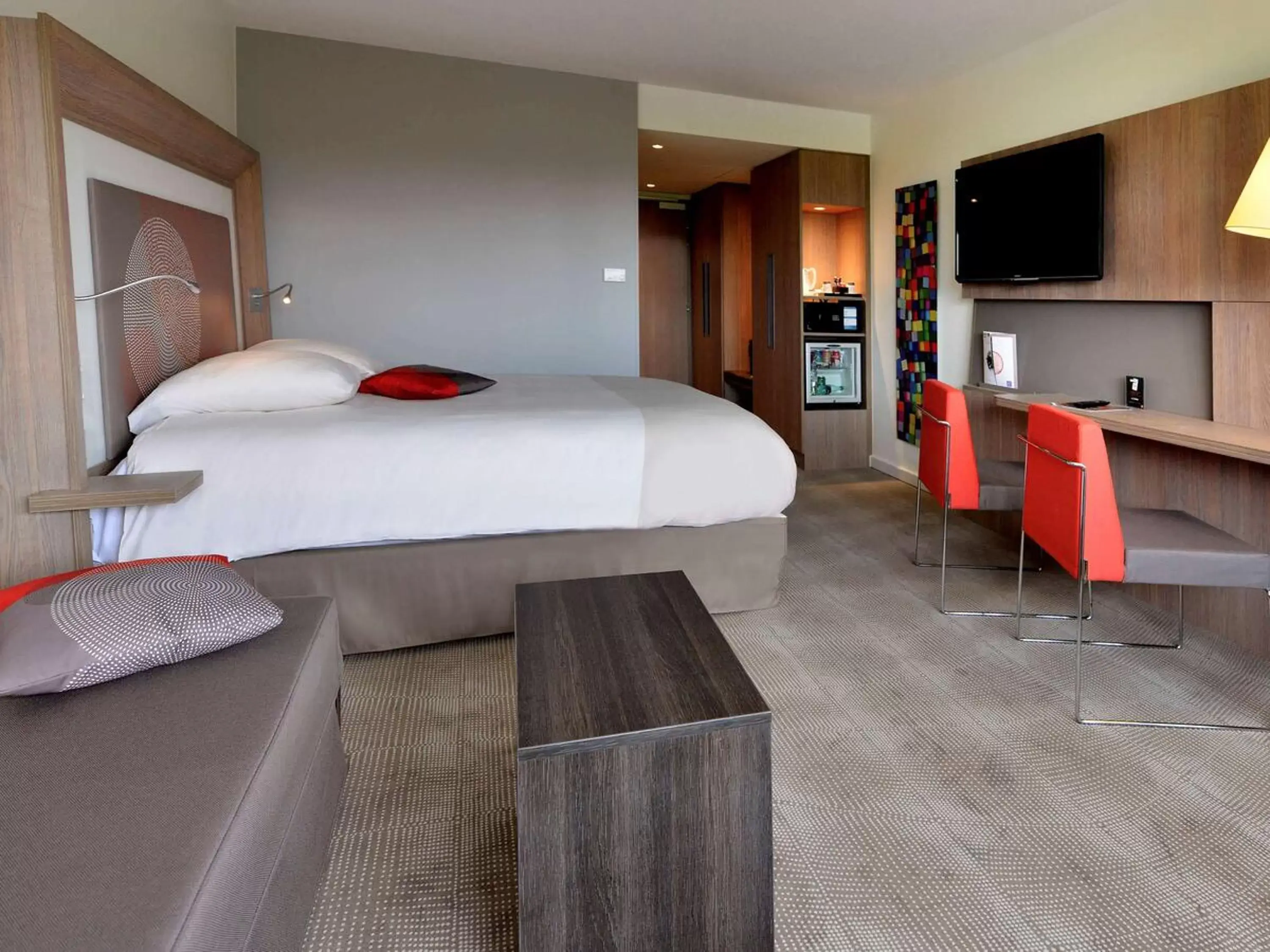 Photo of the whole room, Bed in Novotel Clermont-Ferrand