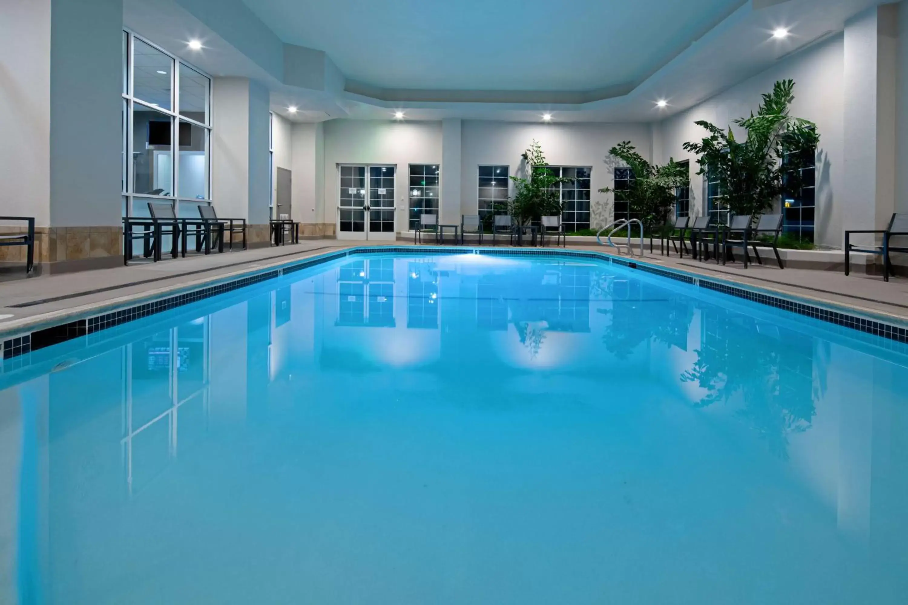 Pool view in Embassy Suites by Hilton Monterey Bay Seaside Pool view in Embassy Suites by Hilton Monterey Bay Seaside