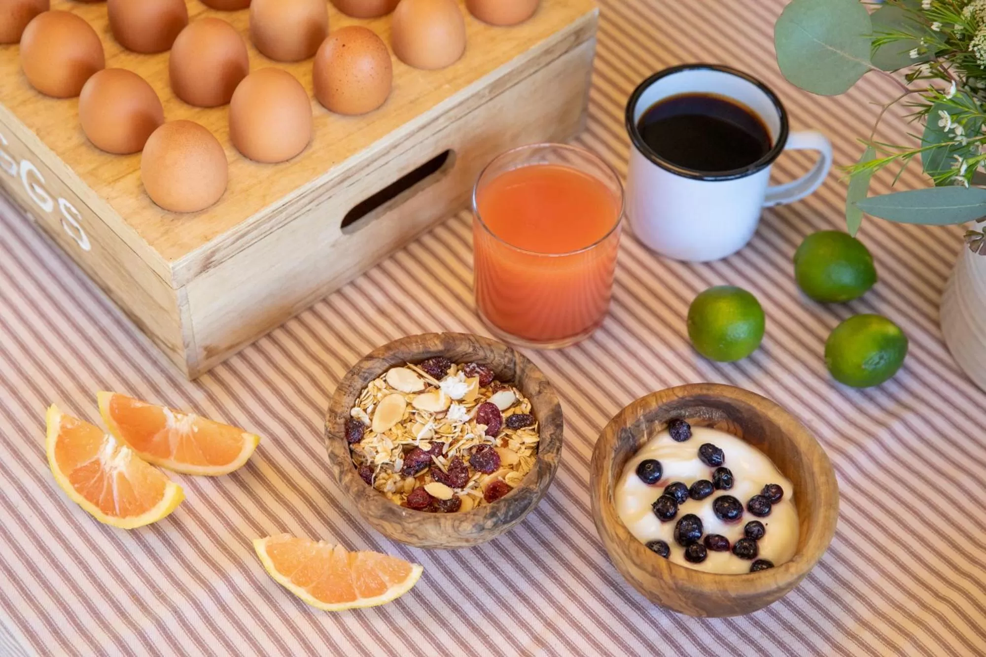 Buffet breakfast in Sparrows Lodge