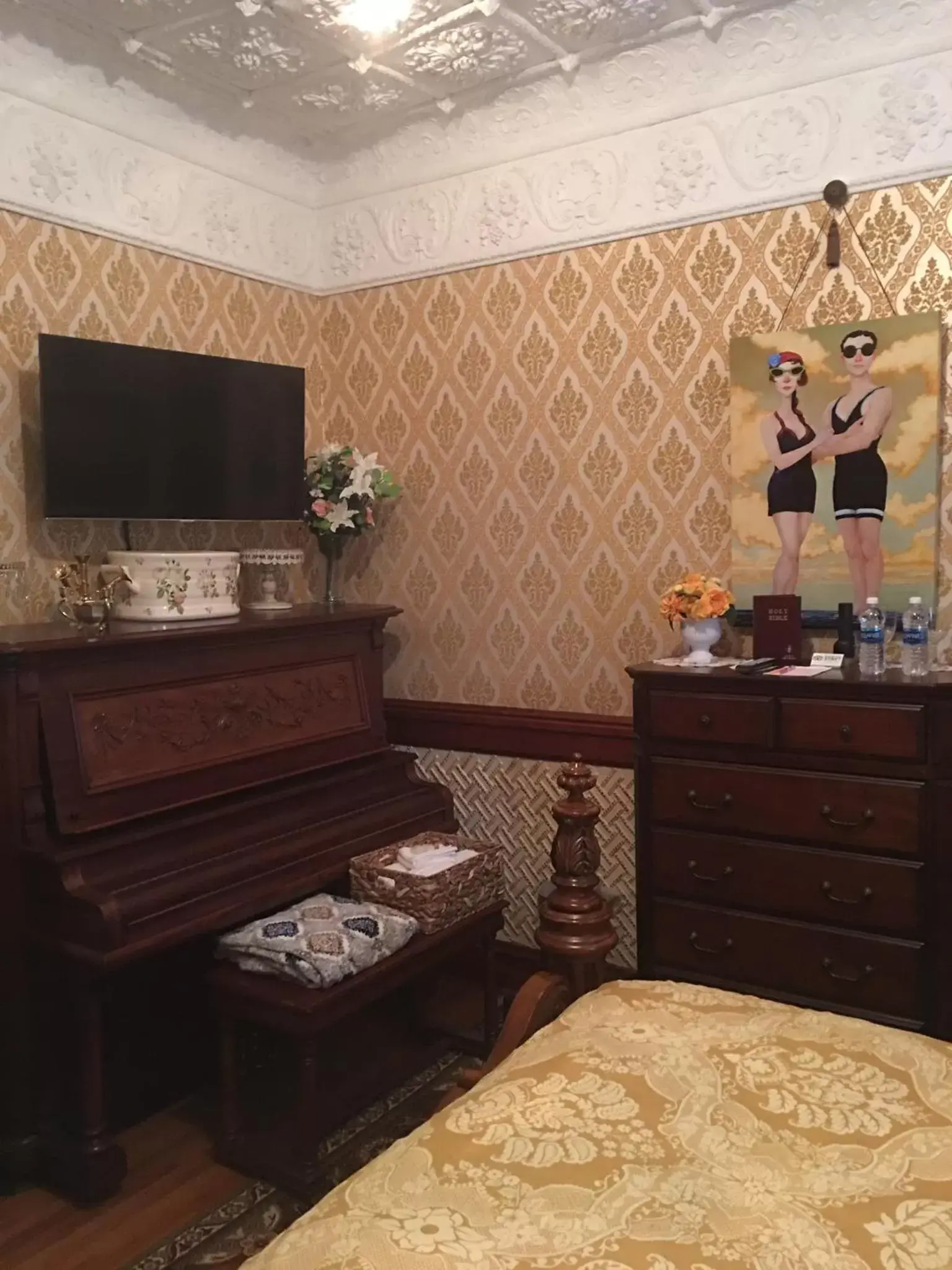 Seating area in Queen Anne Bed and Breakfast