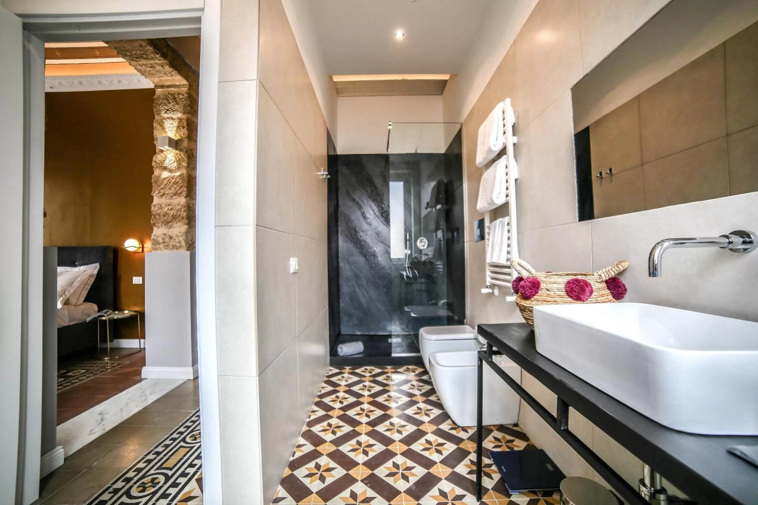 Photo of the whole room, Bed in Family Affair Luxury Rooms&Suites