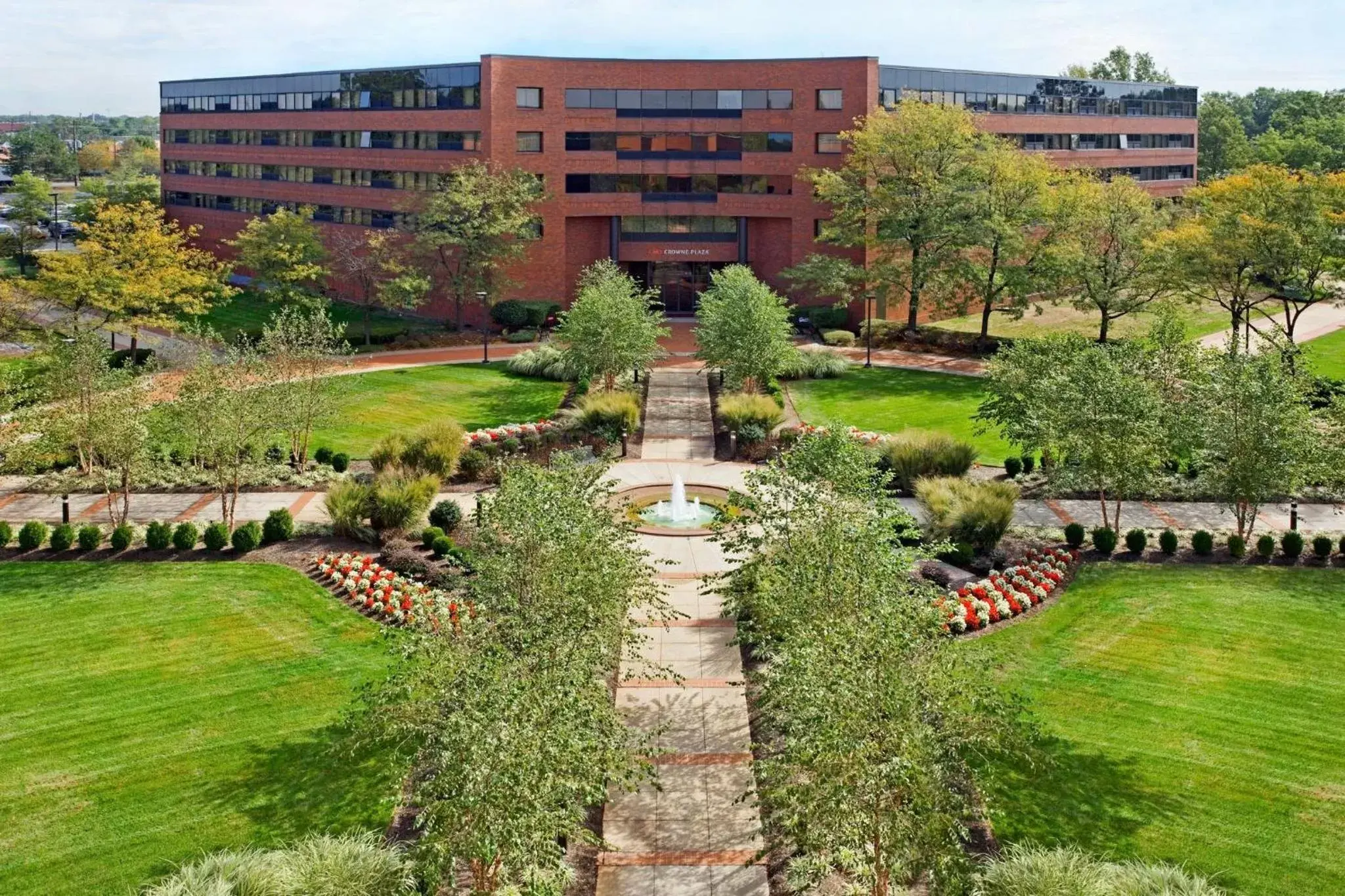 Other, Garden in Crowne Plaza Edison, an IHG Hotel