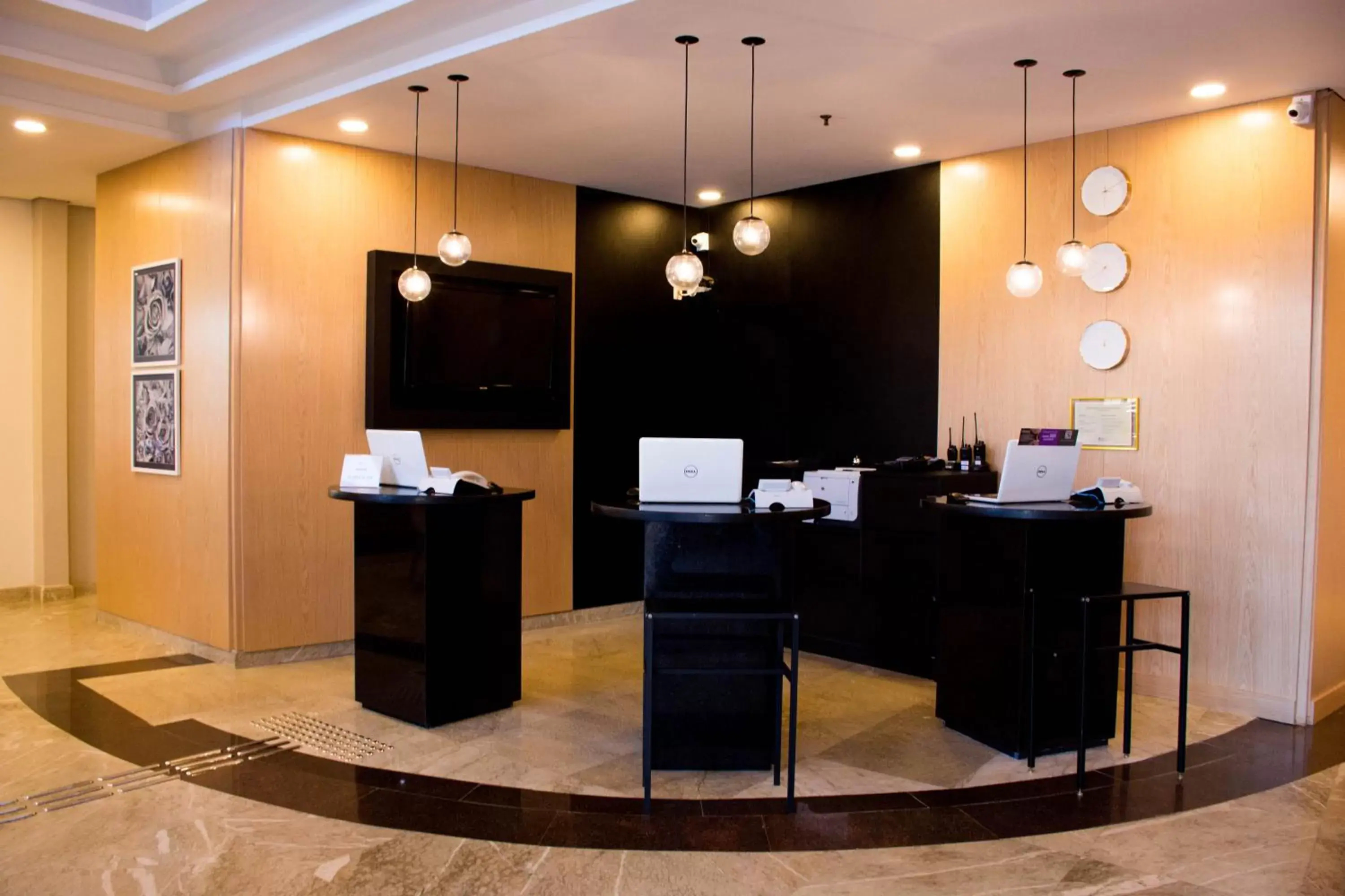 Facade/entrance in Blue Tree Towers Anália Franco - Tatuapé Facade/entrance in Blue Tree Towers Anália Franco - Tatuapé