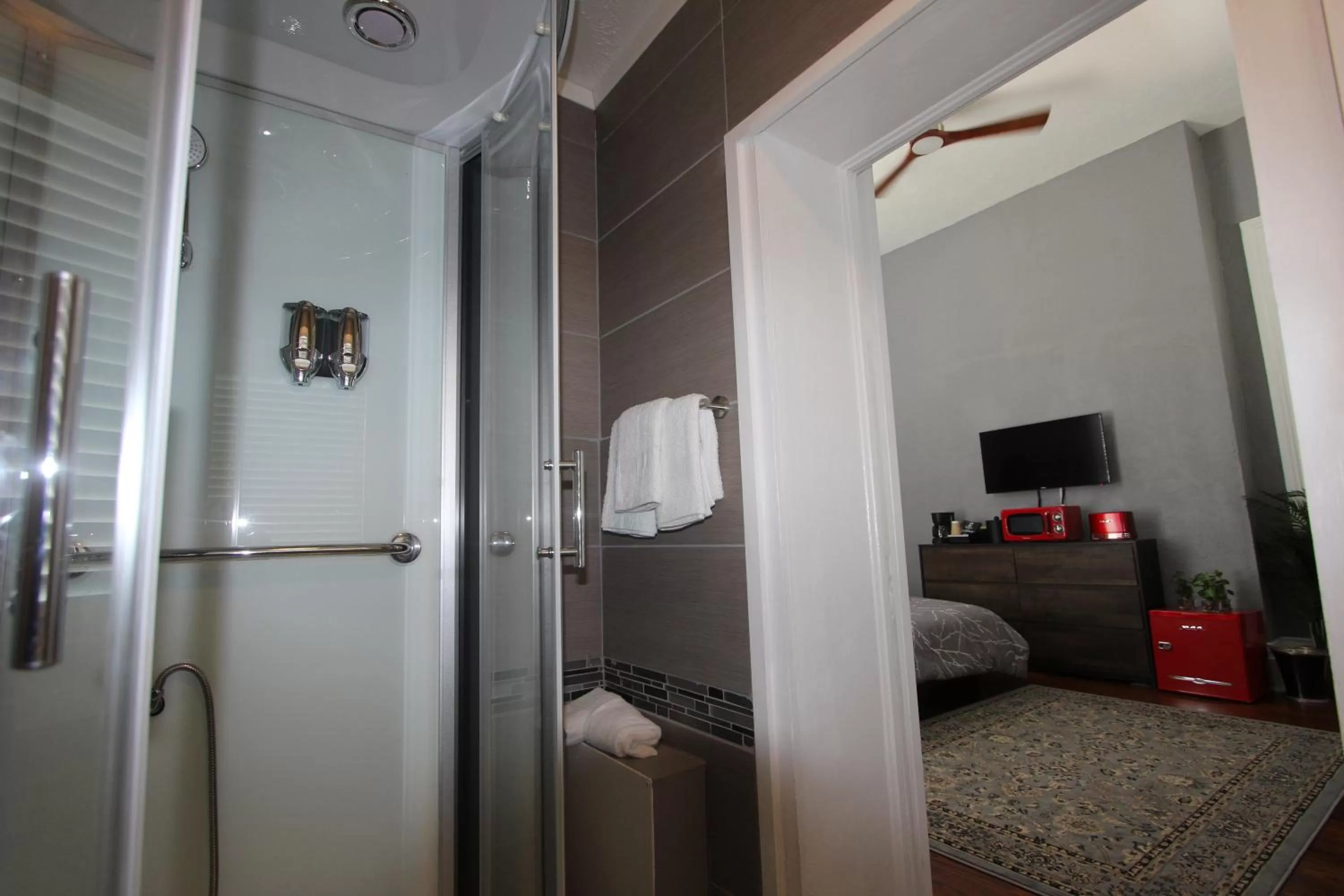 Bathroom in The George Manor