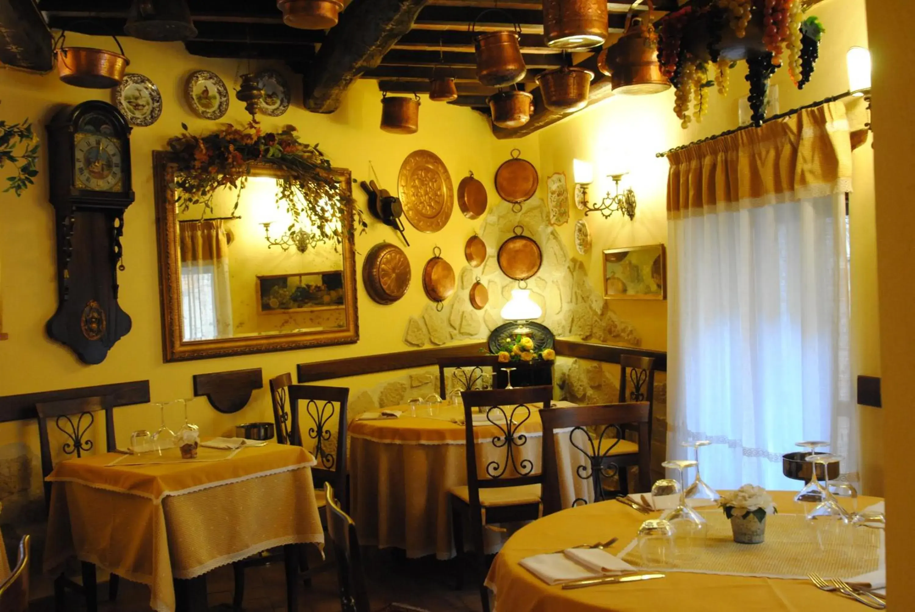 Restaurant/Places to Eat in Torre Sangiovanni Albergo e Ristorante