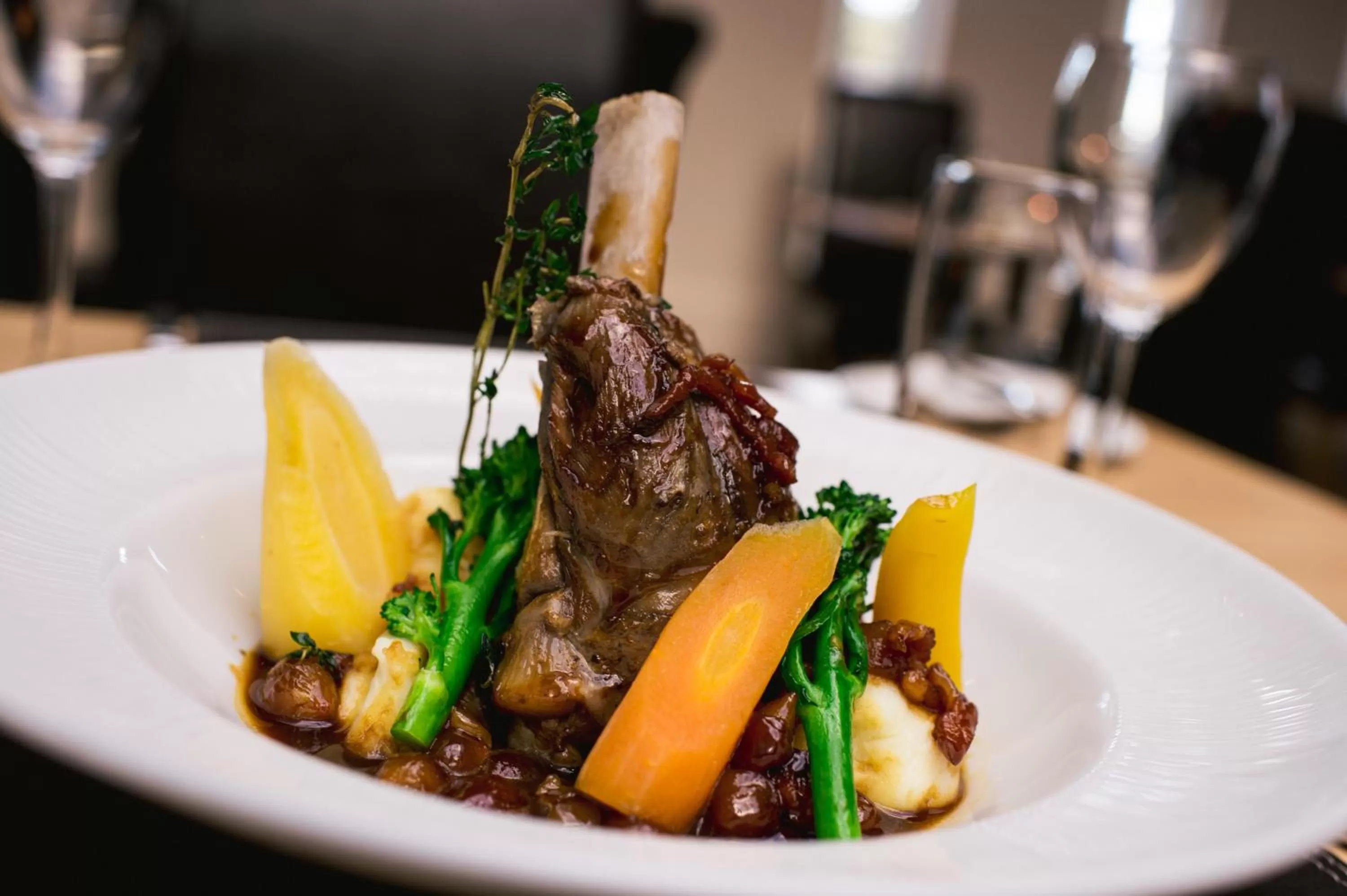 Food and drinks in La Mon Hotel & Country Club