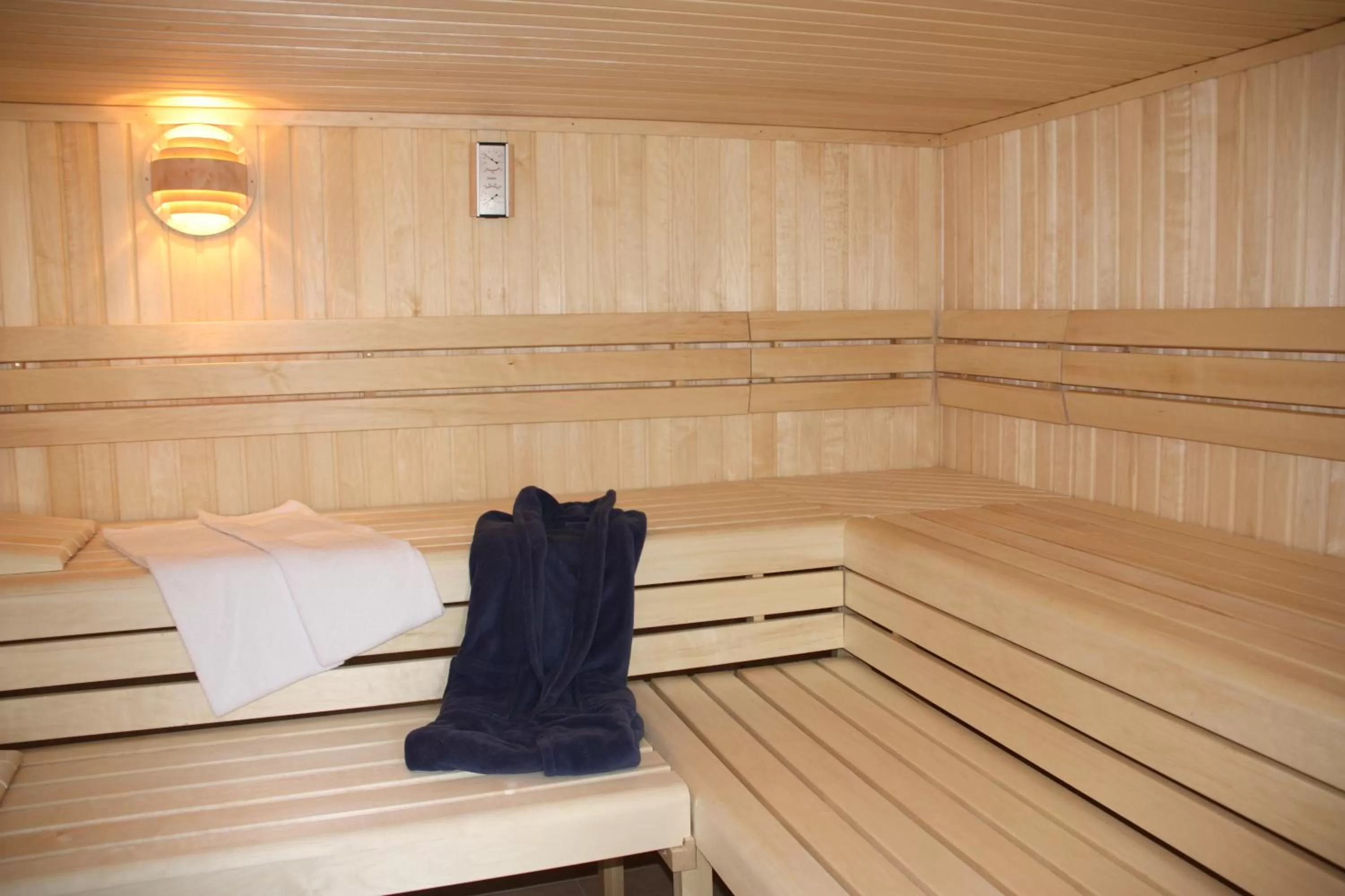 Spa and wellness centre/facilities, Bed in Hotel Lingemann