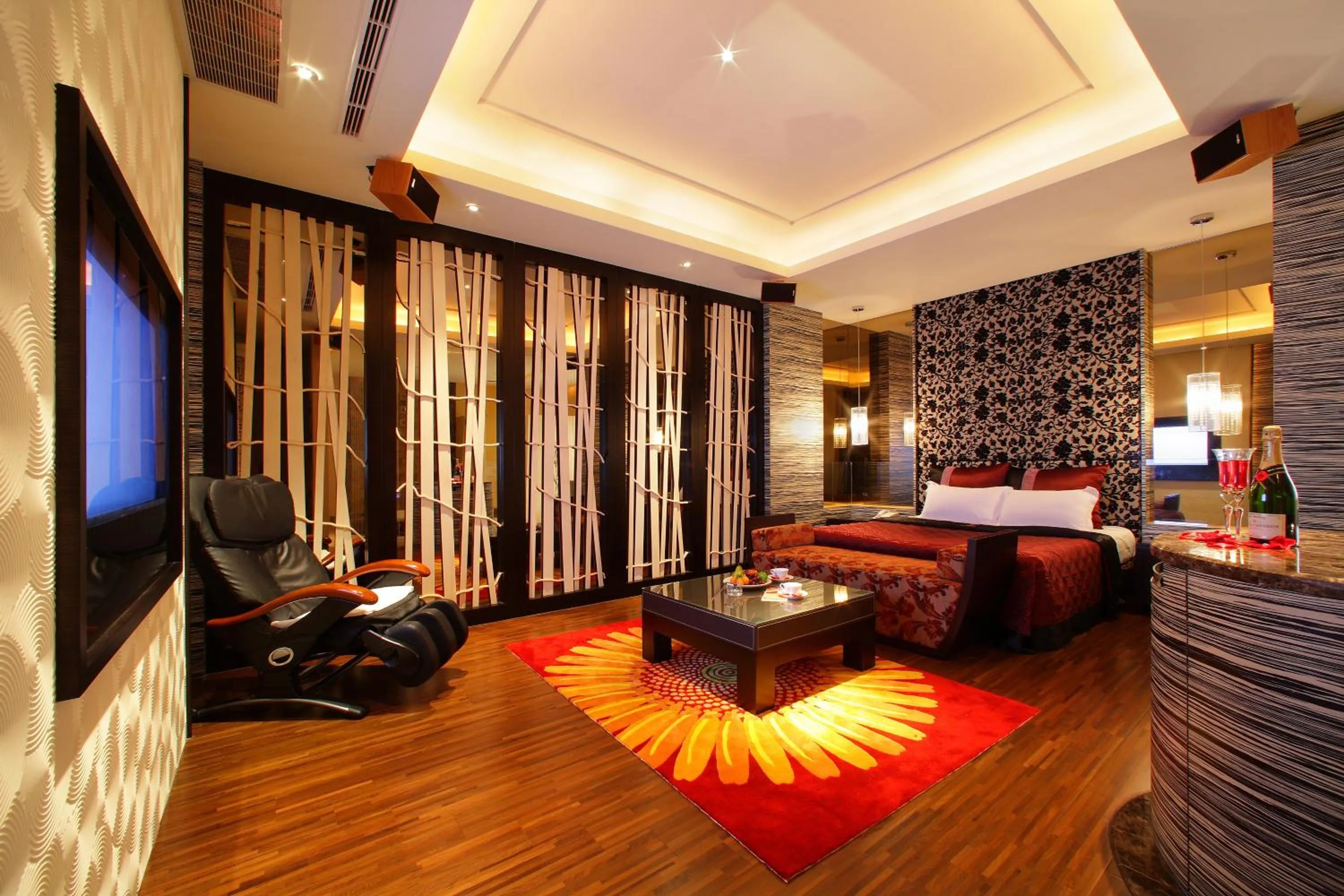 Bedroom, Bed in Dongfeng Motel