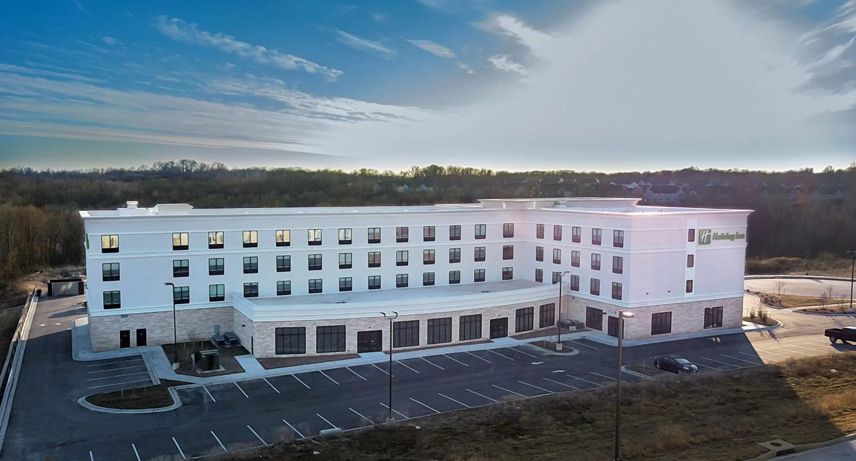 Property Building in Holiday Inn - Kansas City - Northeast, an IHG Hotel