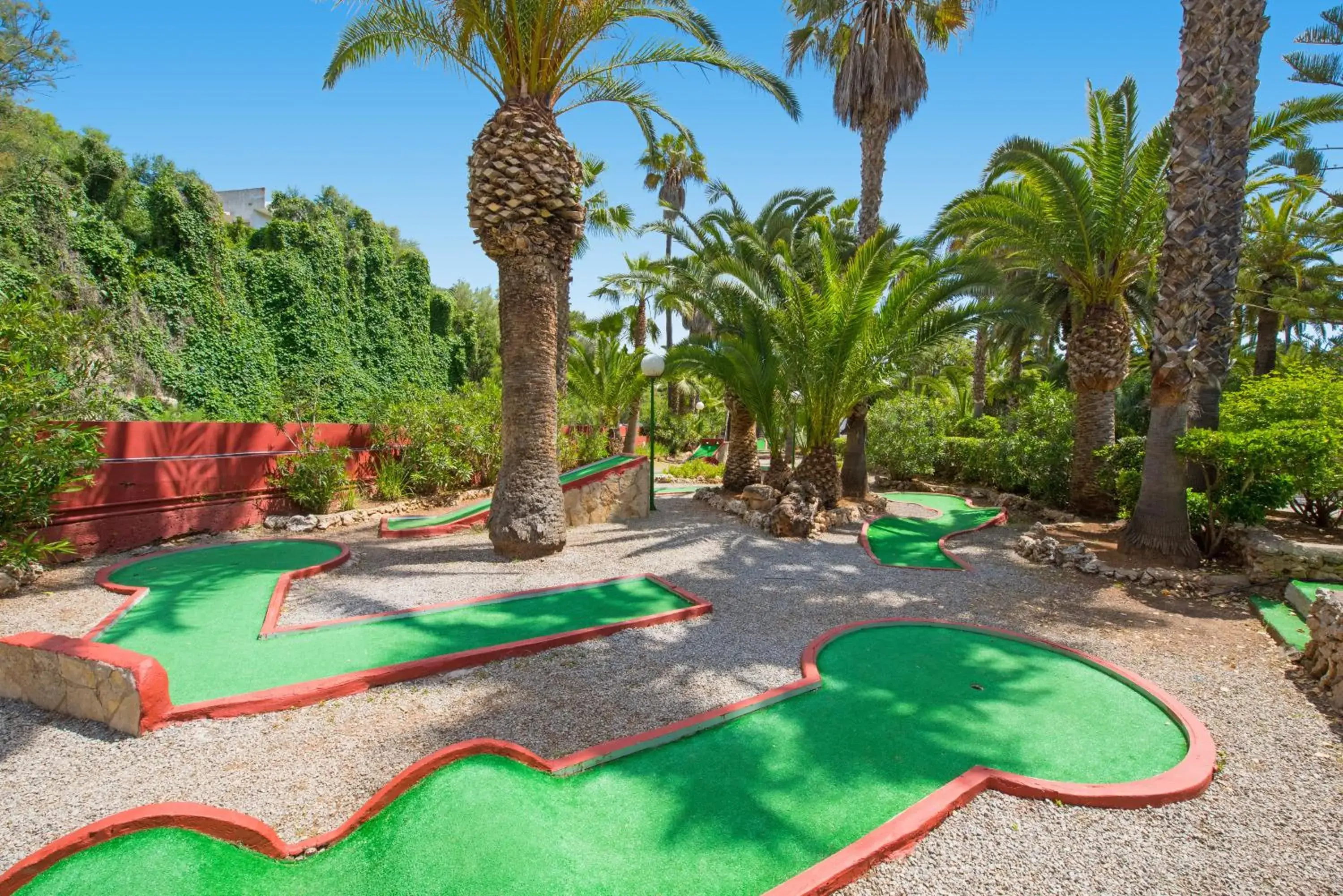 Minigolf, Pool View in Hotel Cala Romantica Mallorca
