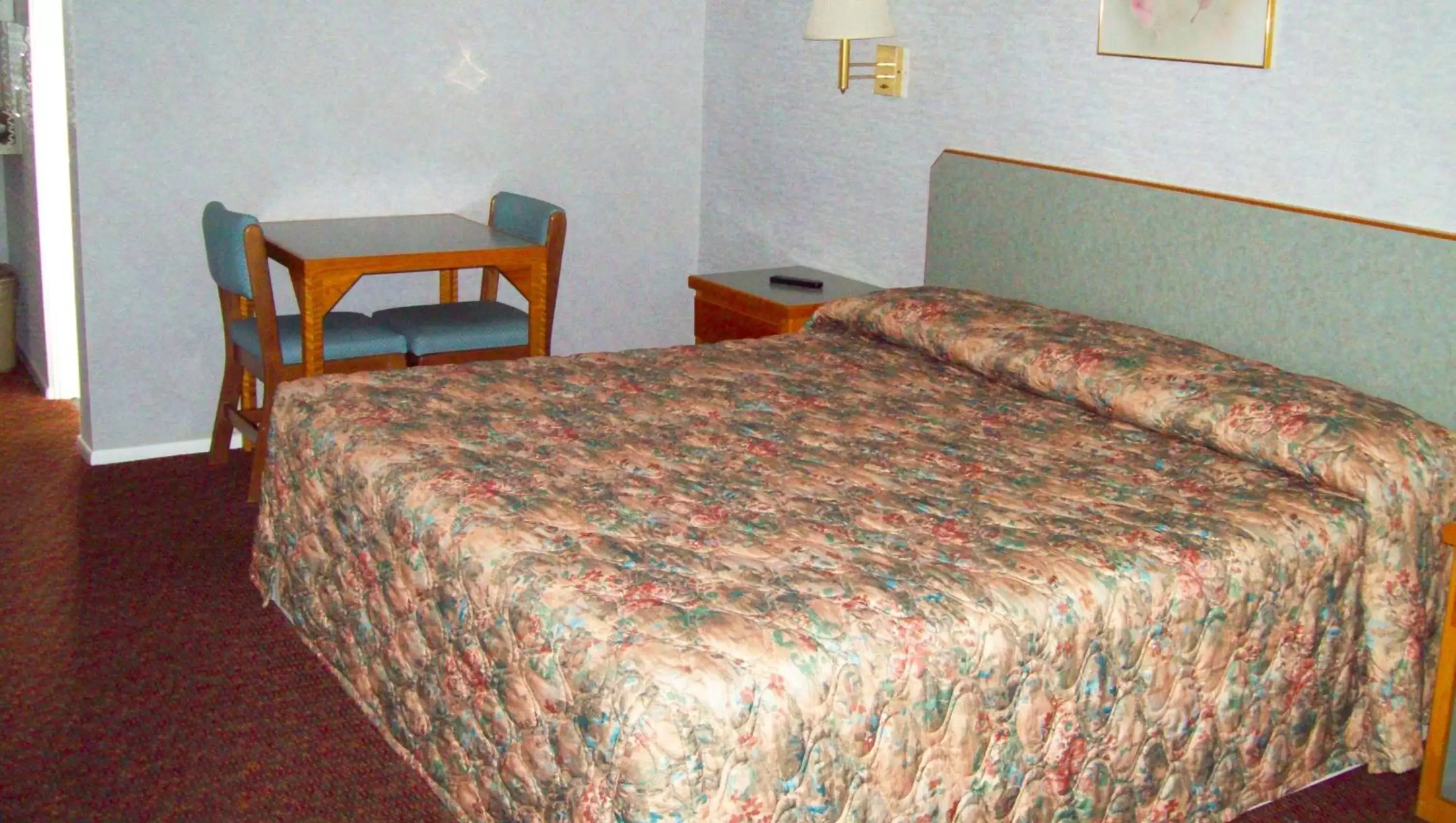 Photo of the whole room, Bed in Blue Mist Motel Florence Photo of the whole room, Bed in Blue Mist Motel Florence