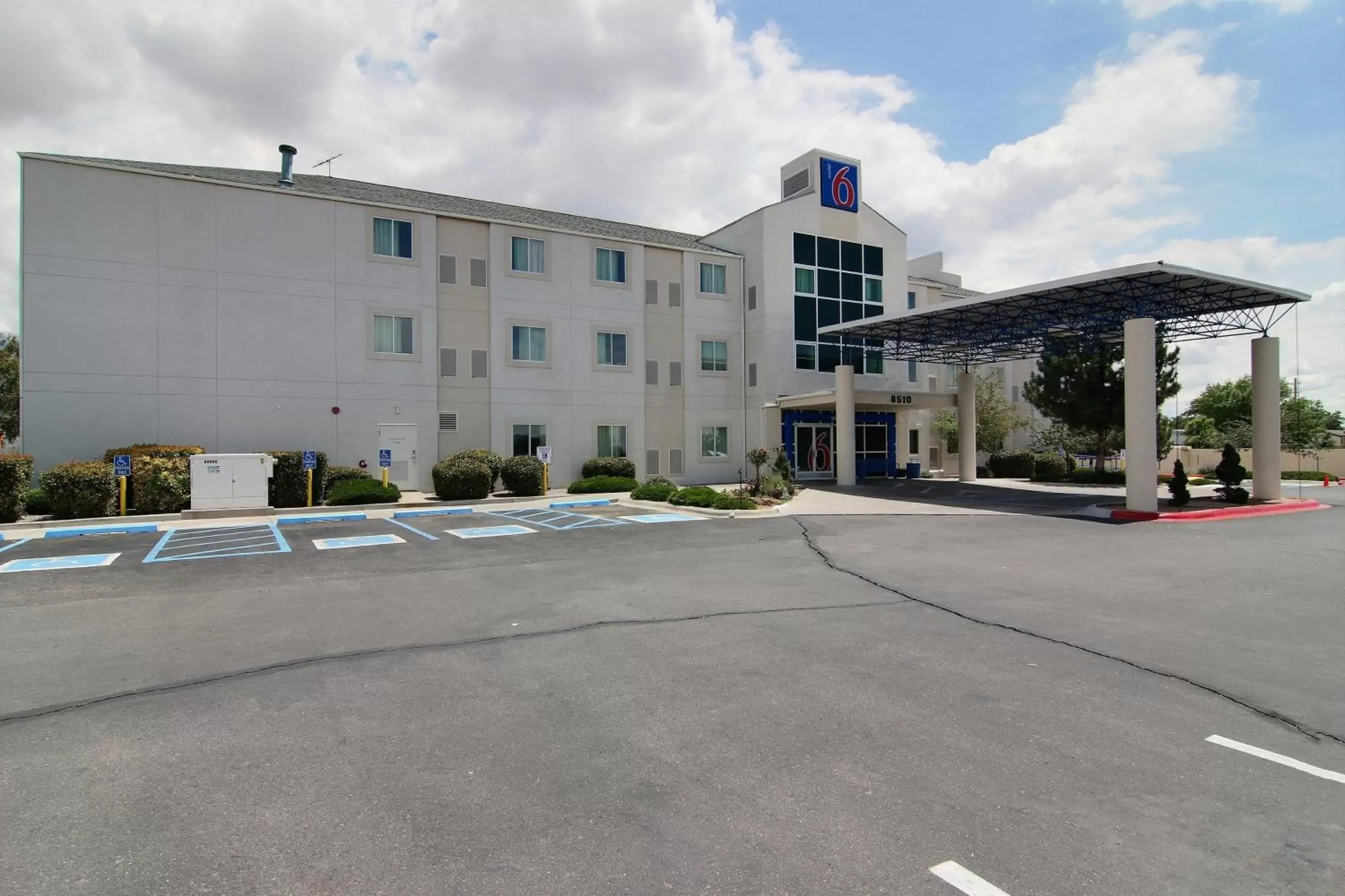 Property Building in Motel 6-Albuquerque, NM - North