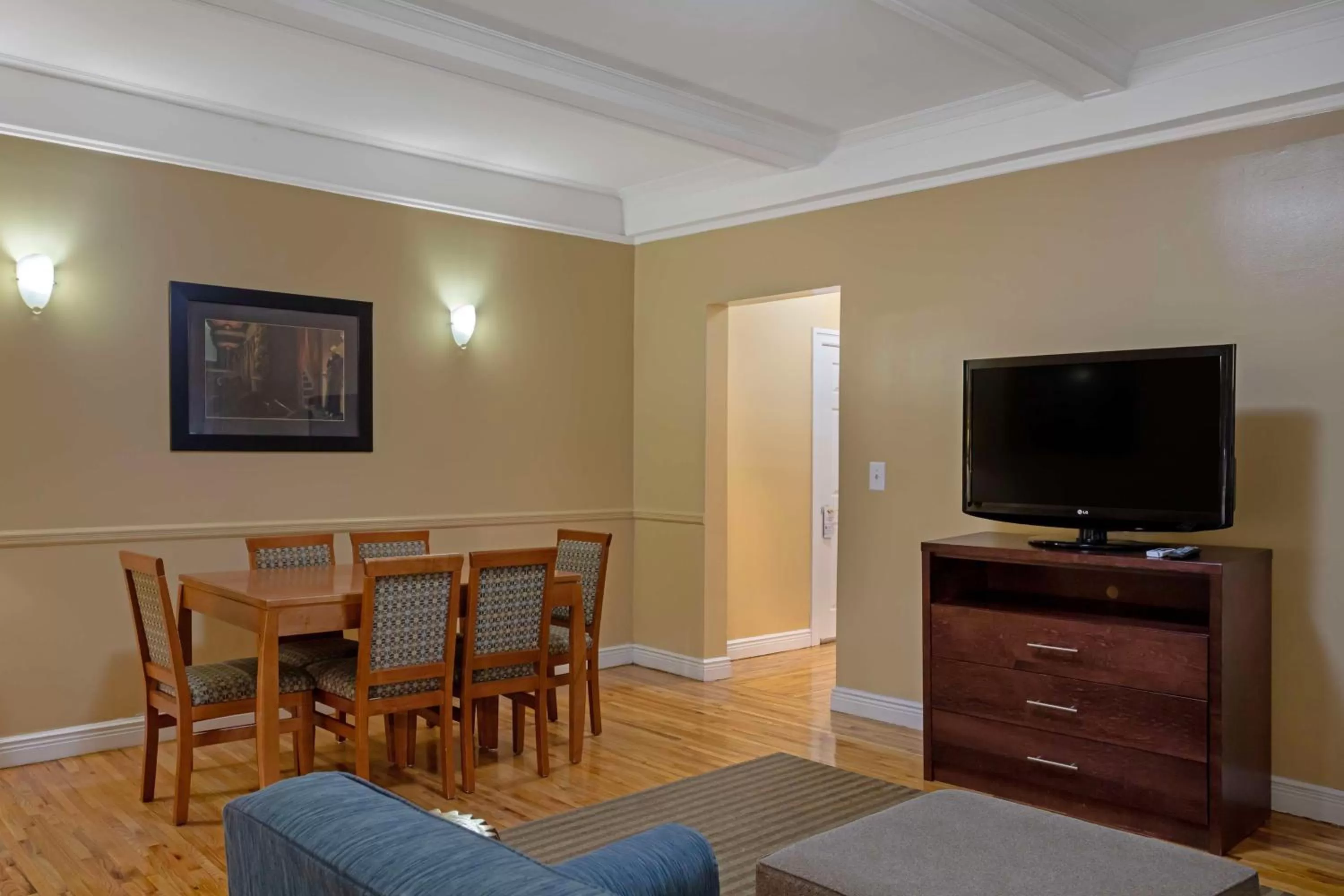 Bedroom in Best Western Plus Hospitality House Suites