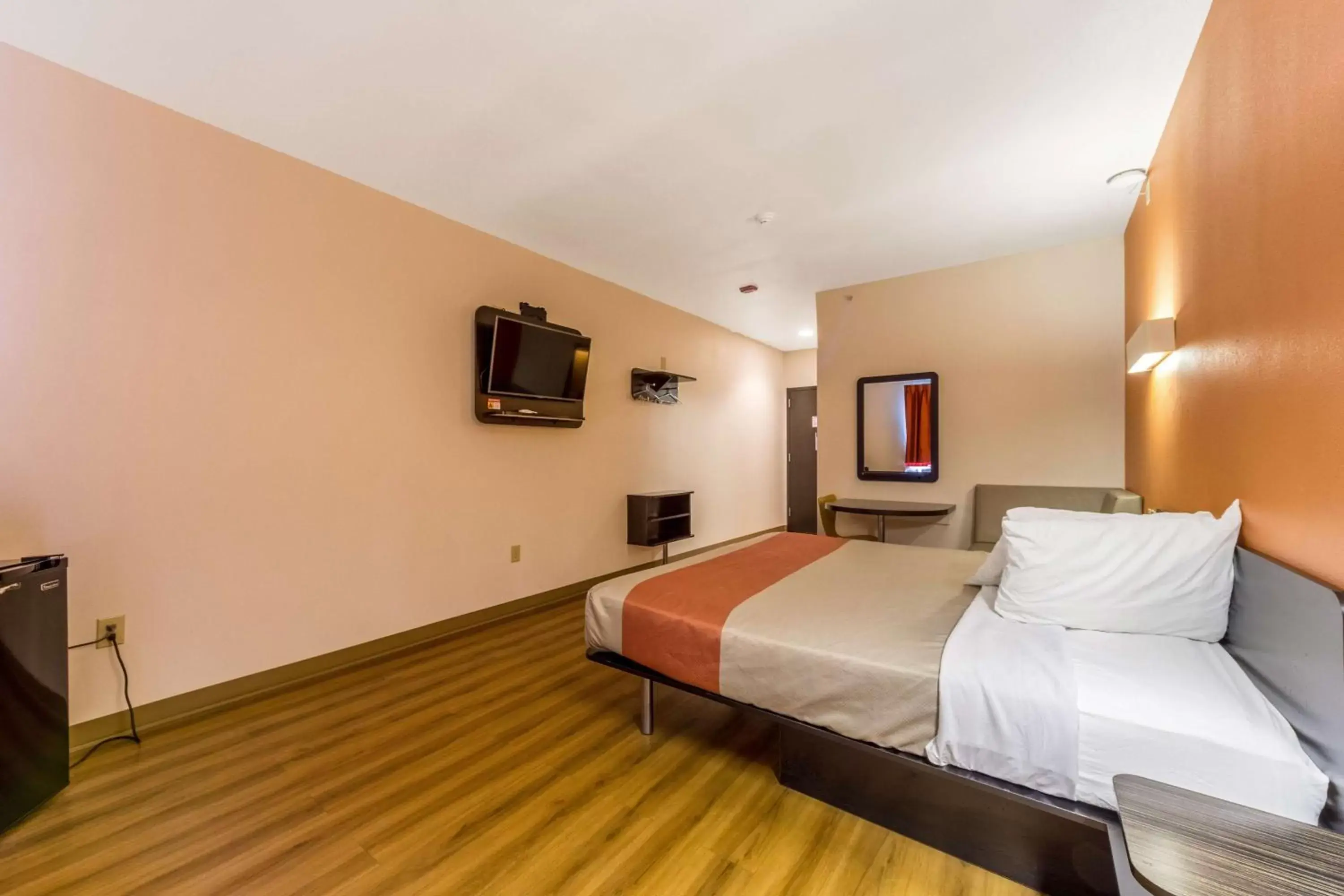 Photo of the whole room, Bed in Motel 6-Jourdanton, TX Photo of the whole room, Bed in Motel 6-Jourdanton, TX