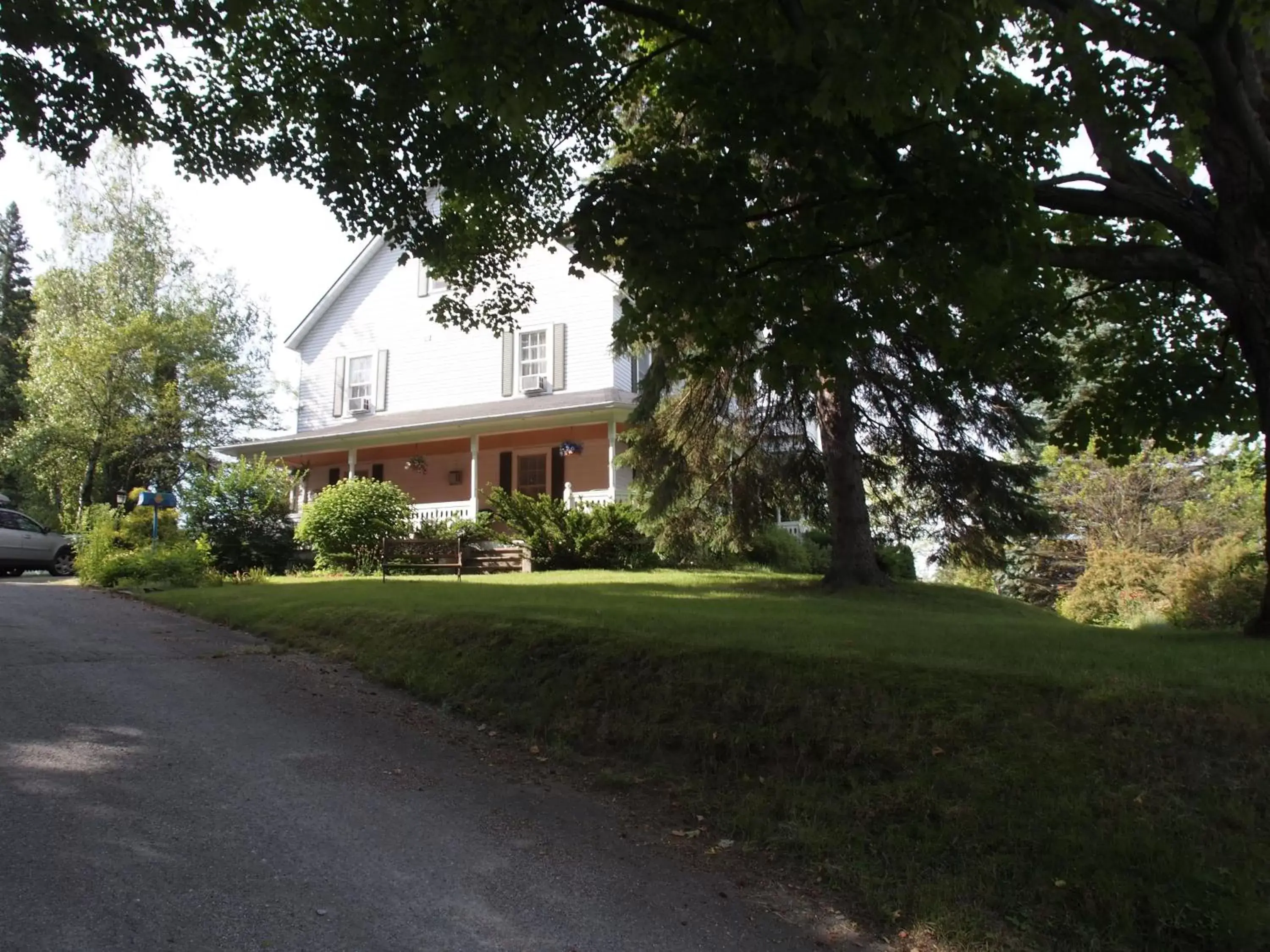 Garden, Property Building in Au Manoir de la rue Merry