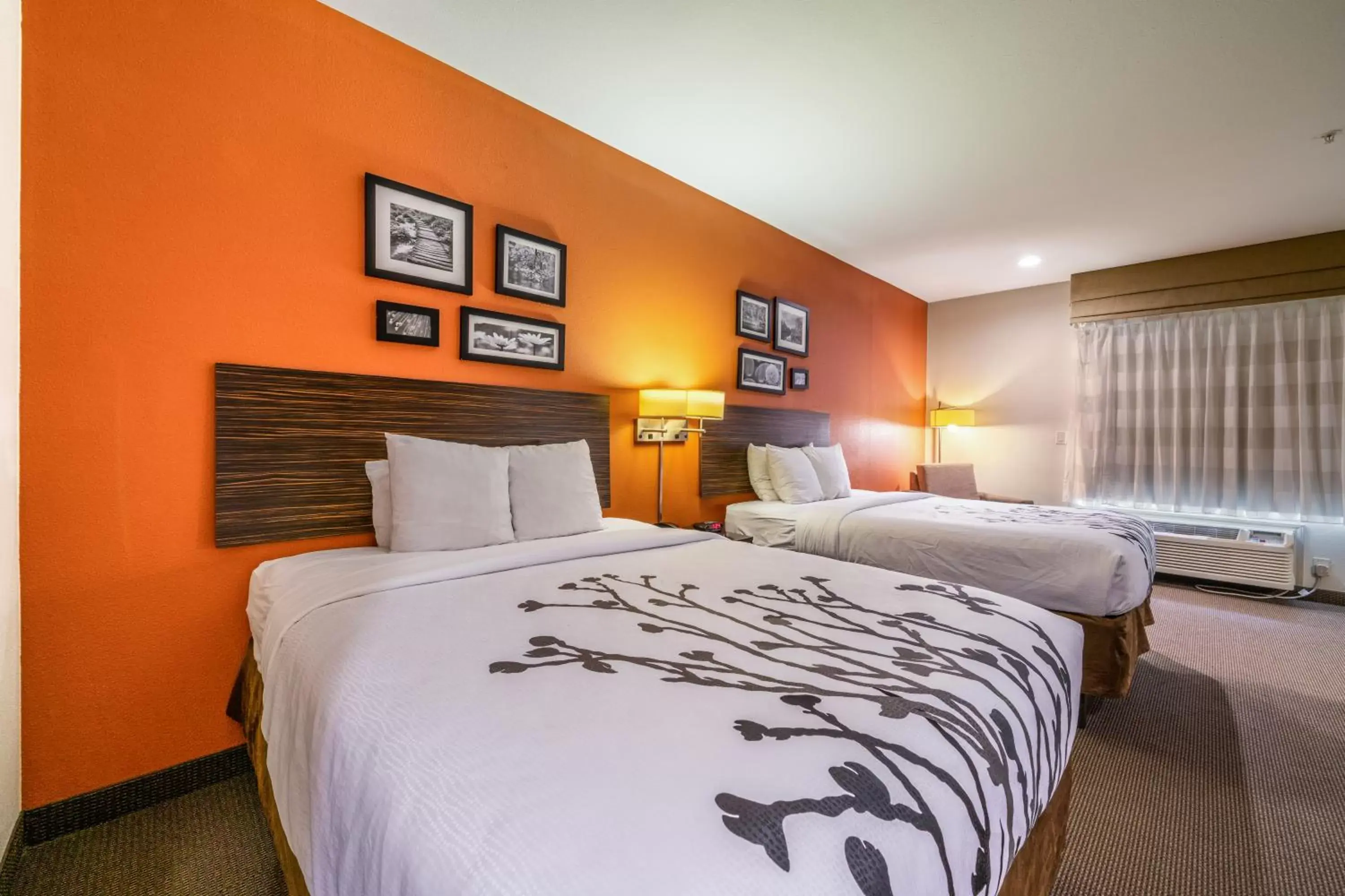 Bed in Restwell Inn & Suites I-45 North Bed in Restwell Inn & Suites I-45 North