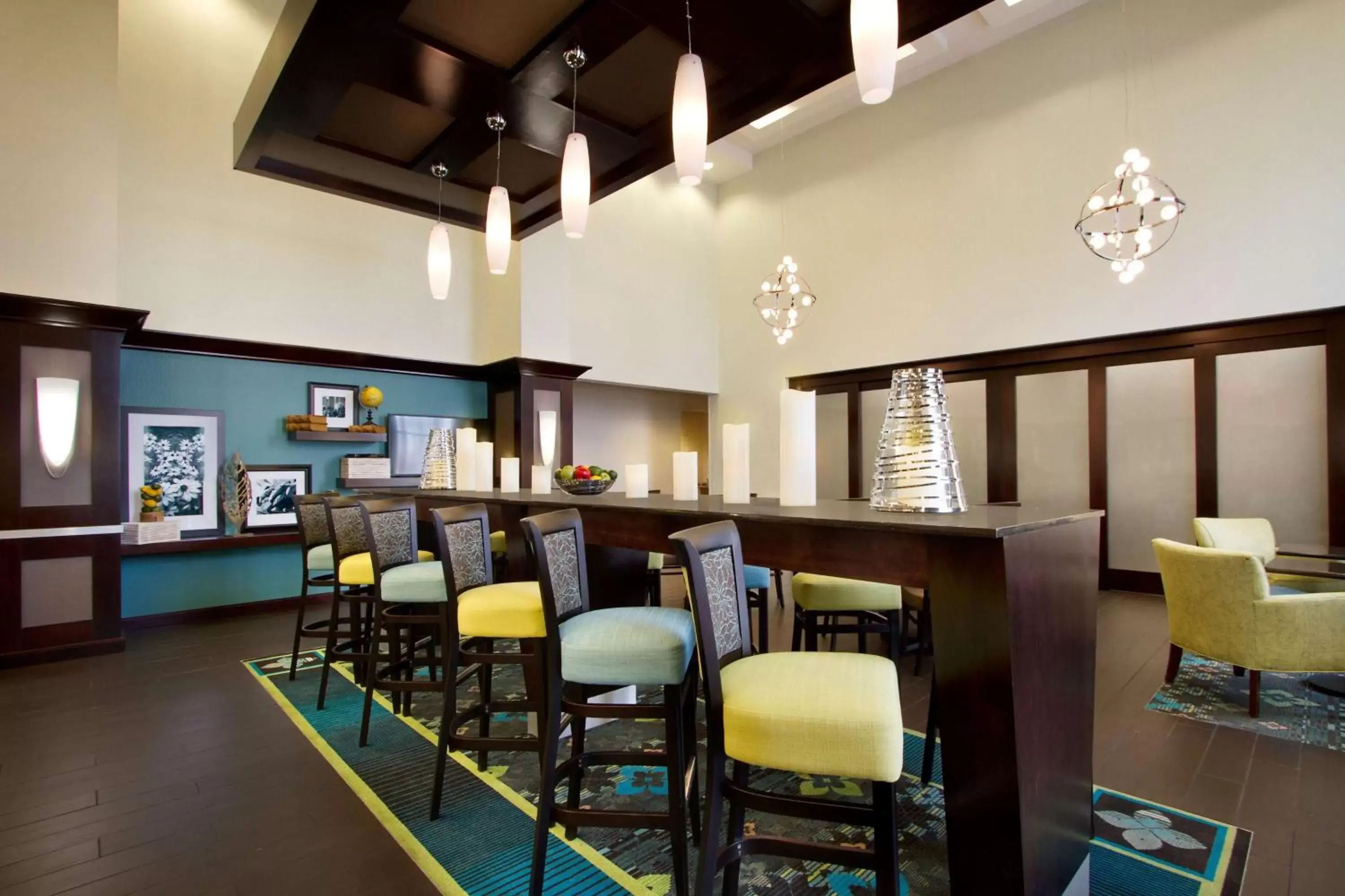 Lobby or reception, Restaurant/Places to Eat in Hampton Inn & Suites York South