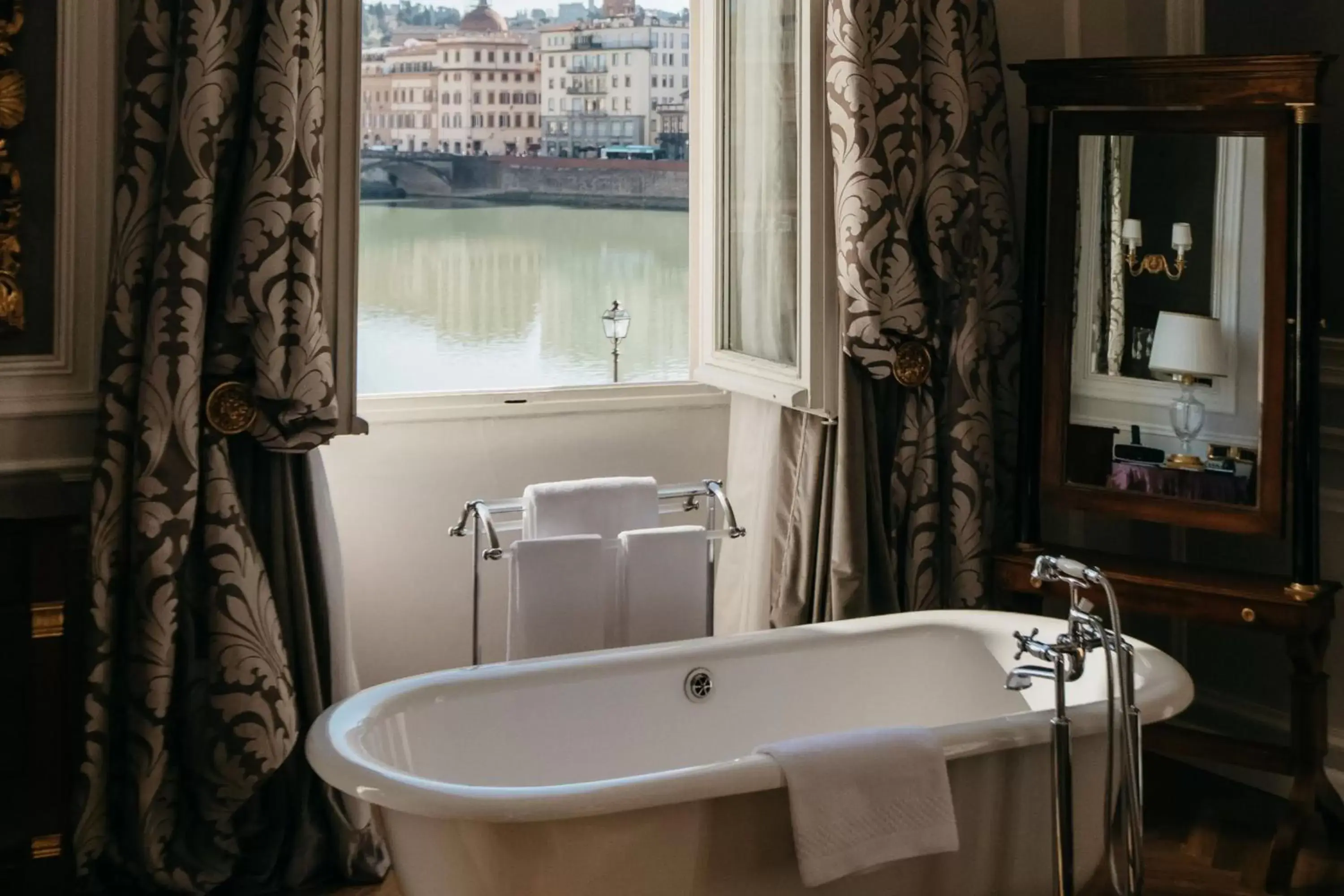 Photo of the whole room, Bathroom in The St. Regis Florence