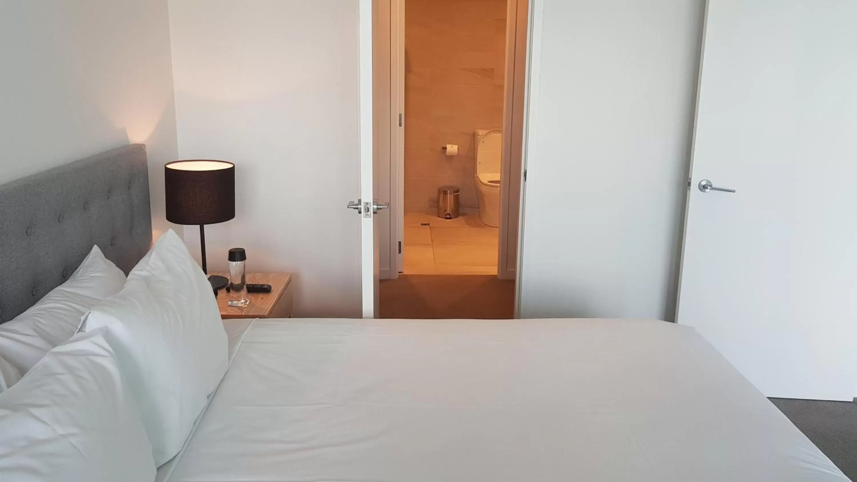 Bedroom in Swiss-Belsuites Victoria Park Auckland