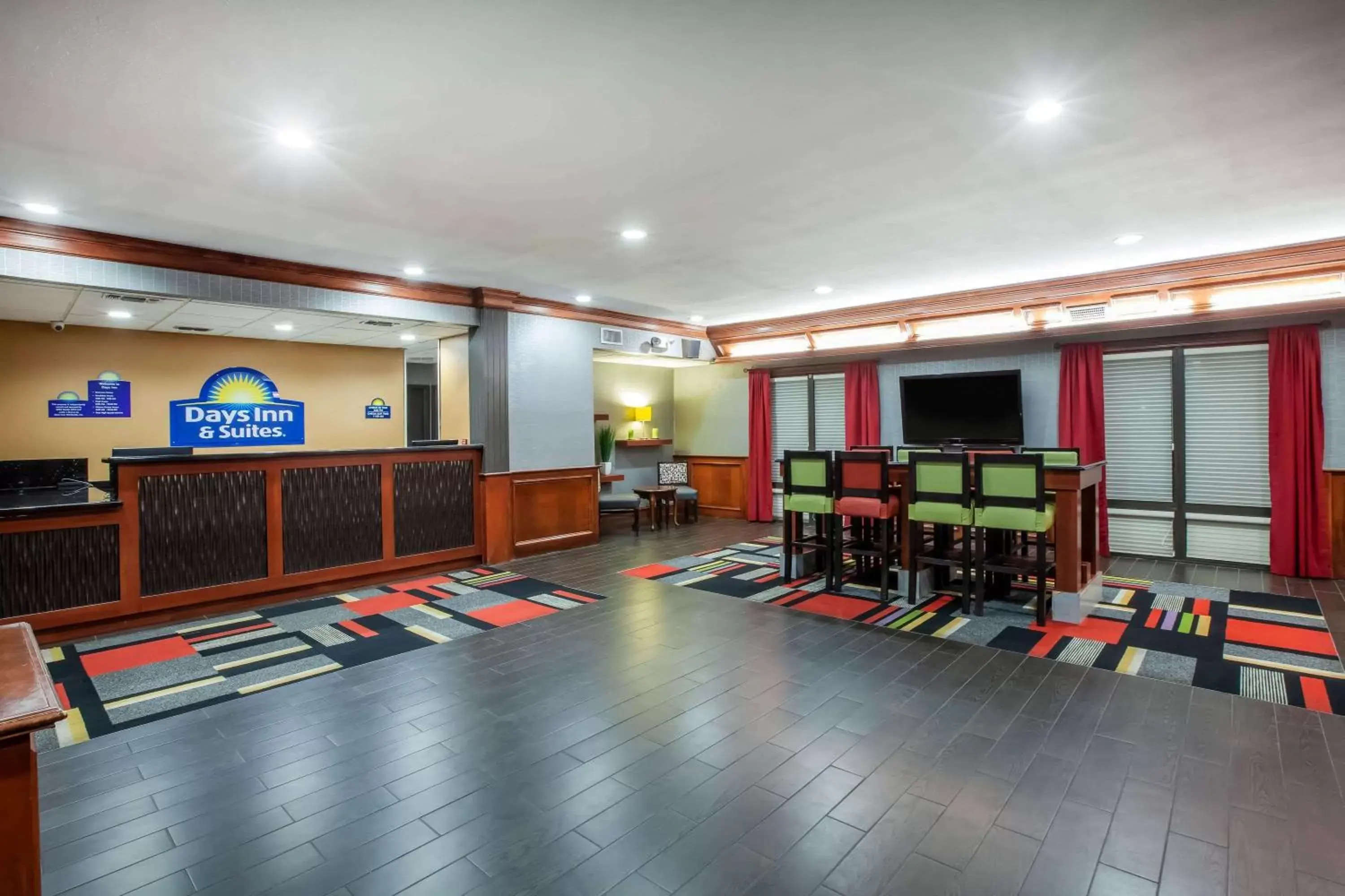 Lobby or reception in Days Inn & Suites by Wyndham Tyler Lobby or reception in Days Inn & Suites by Wyndham Tyler