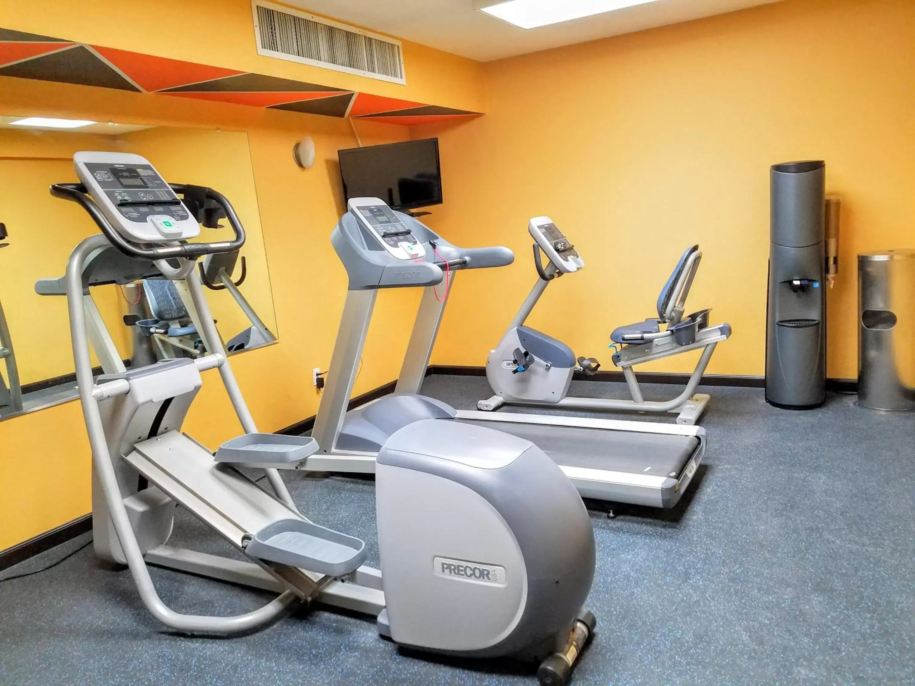 Fitness centre/facilities in Days Inn by Wyndham Windsor Locks / Bradley Intl Airport Fitness centre/facilities in Days Inn by Wyndham Windsor Locks / Bradley Intl Airport