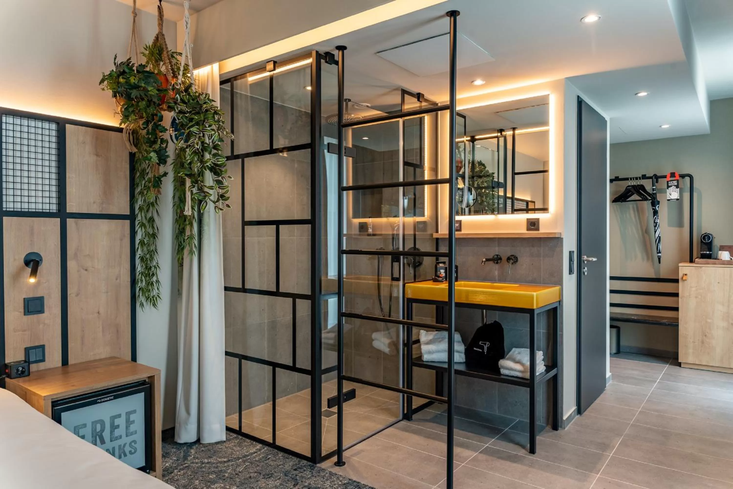 Bathroom in Me and All Hotel ulm, by Hyatt