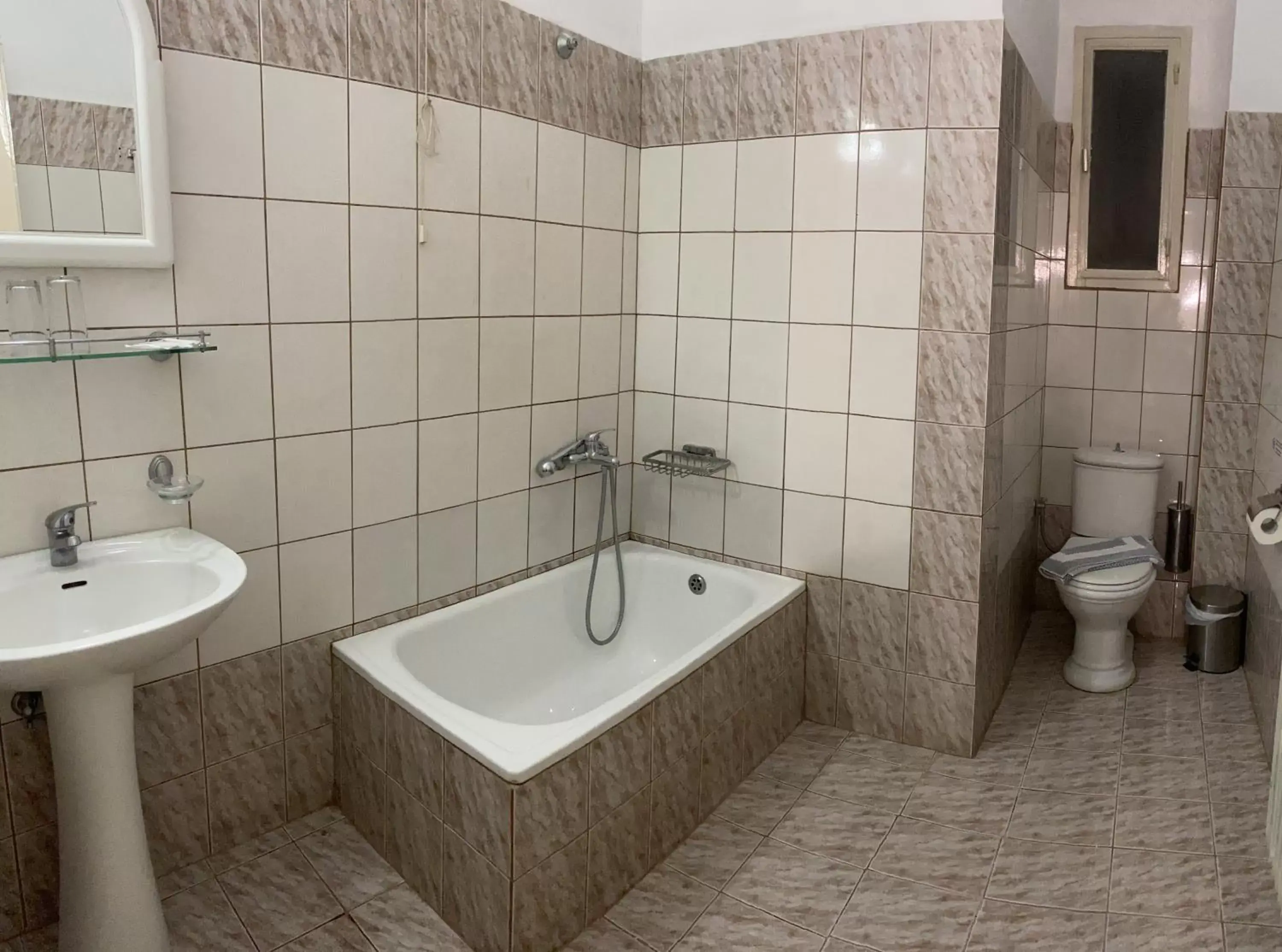 Bathroom in Ξενοδοχείο Acropol