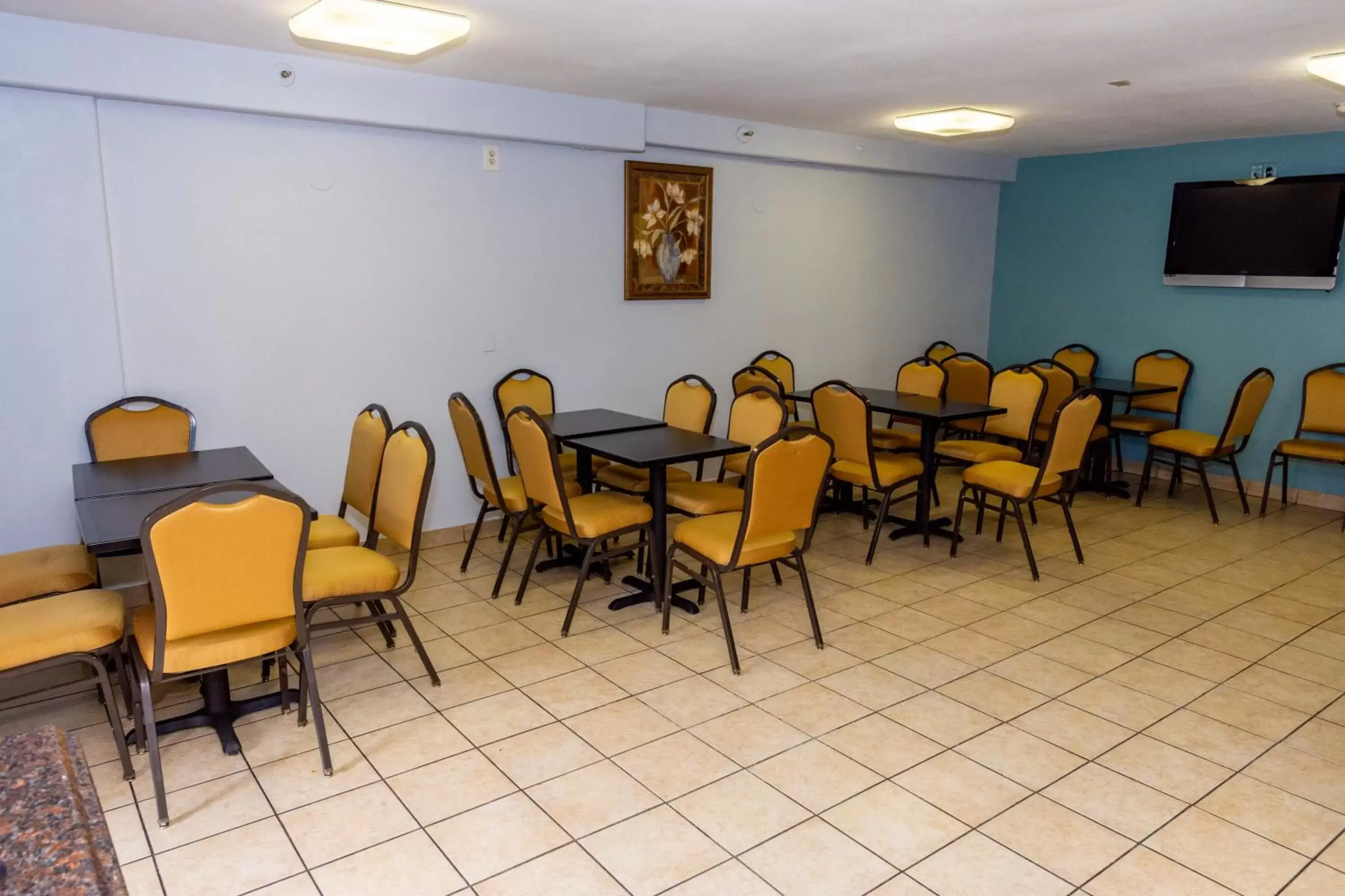 Continental breakfast, Restaurant/Places to Eat in Days Inn & Suites by Wyndham Artesia