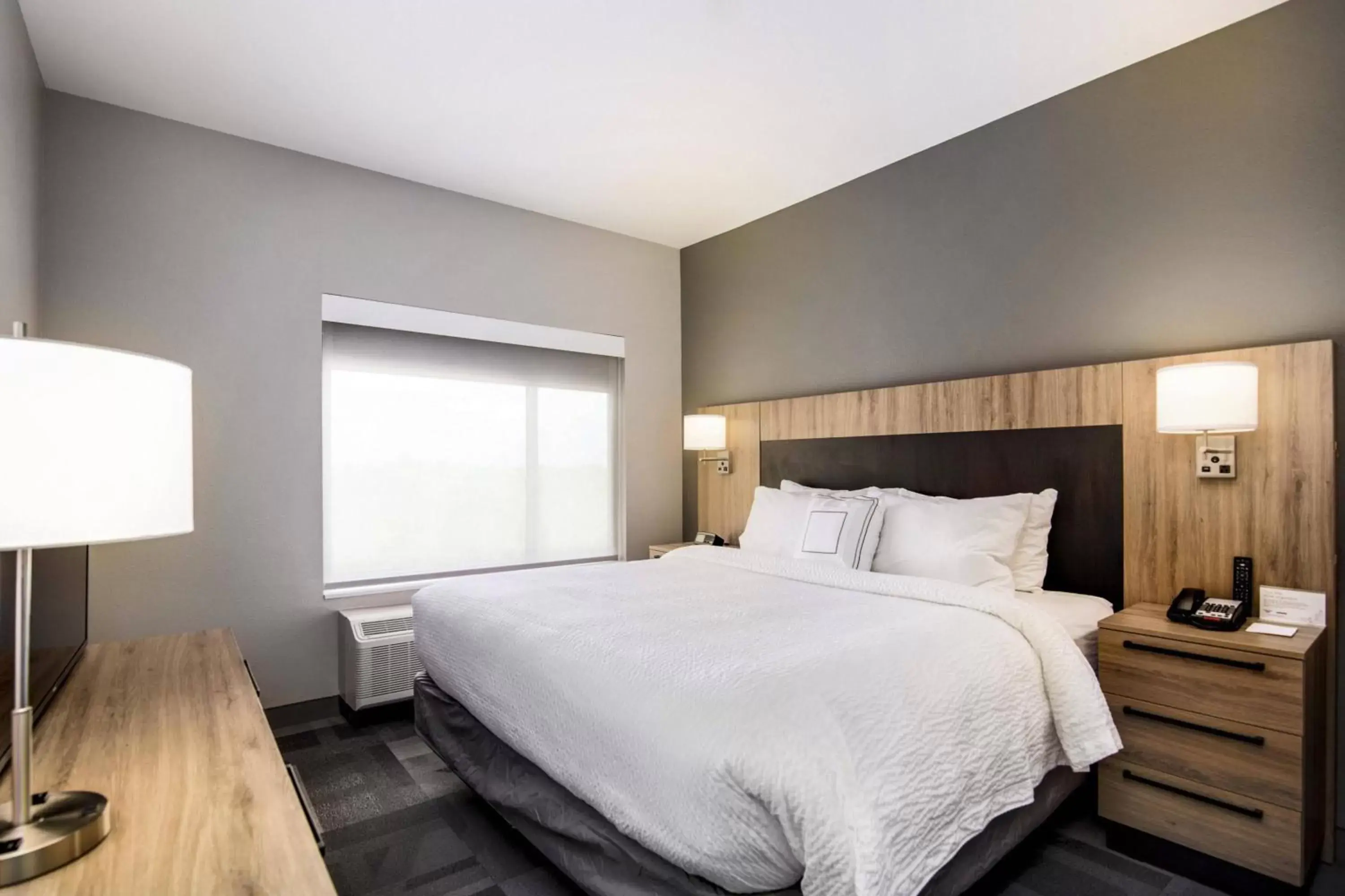 Bedroom, Bed in TownePlace Suites by Marriott Houston Hobby Airport