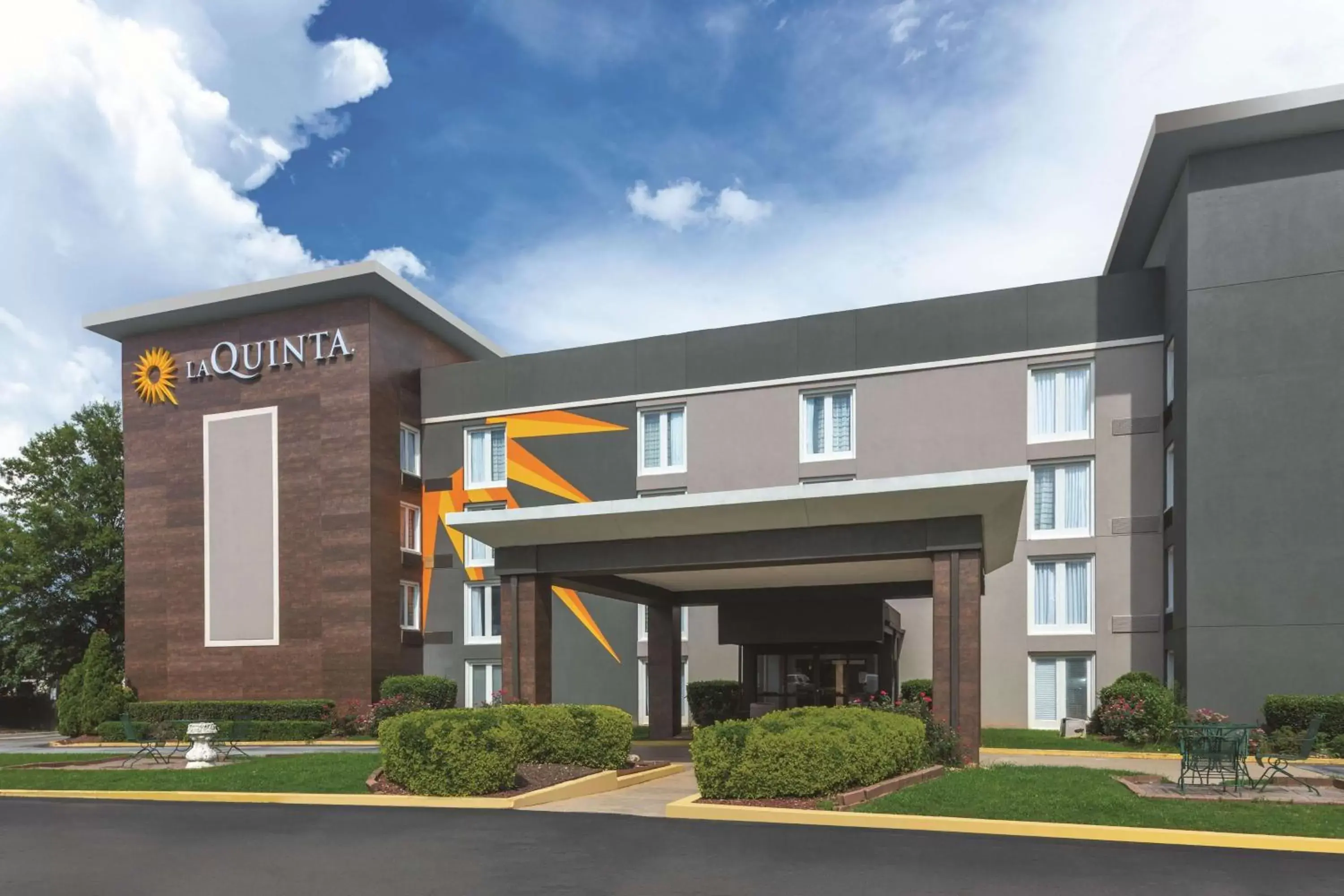 Property Building in La Quinta by Wyndham Atlanta Airport South