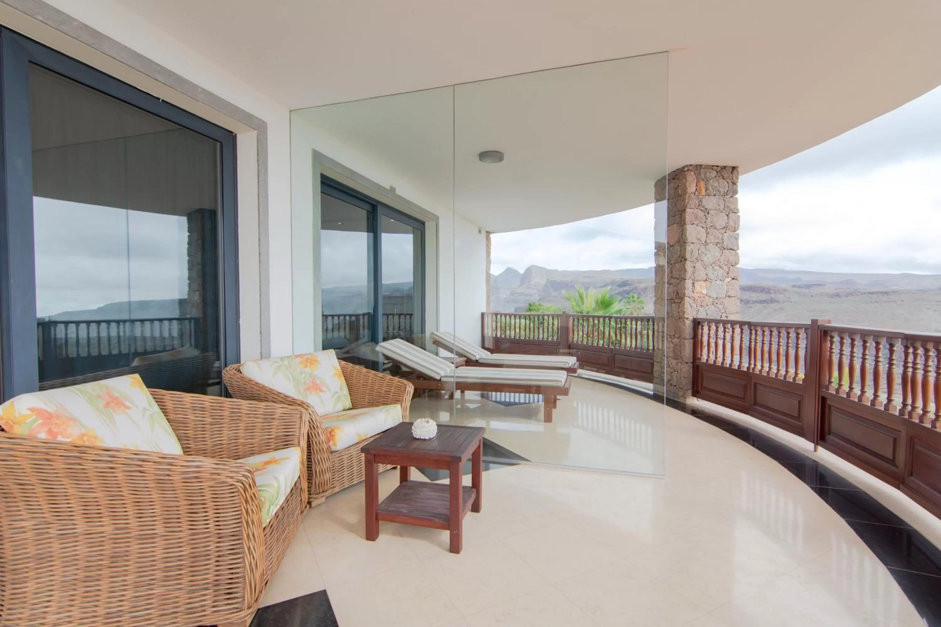 Balcony/Terrace in Casa León Royal Retreat
